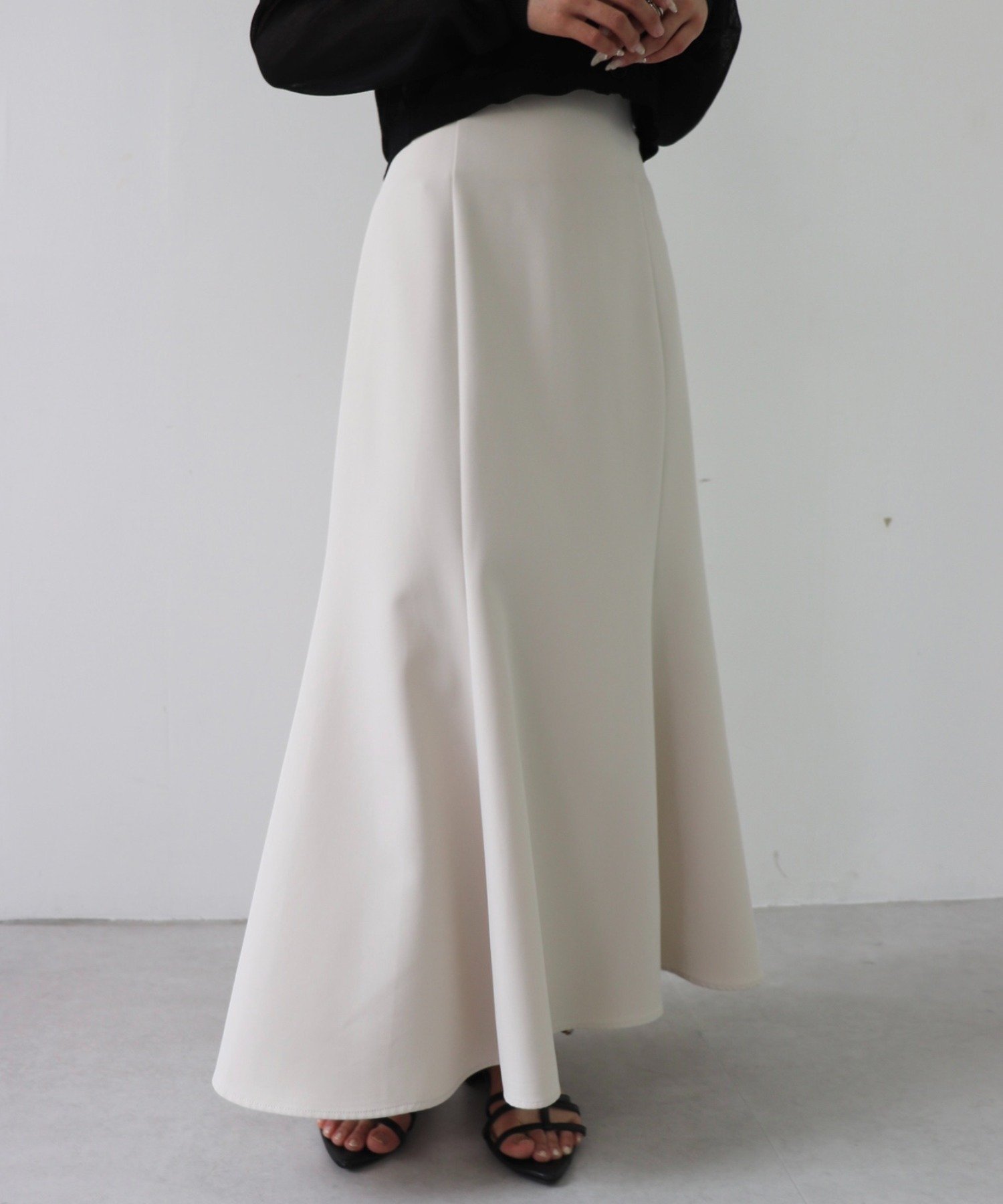 【イング/INGNI】の【WEB限定】バックレースアップマーメイドスカート インテリア・キッズ・メンズ・レディースファッション・服の通販 founy(ファニー) 　ファッション　Fashion　レディースファッション　Fashion for Women　スカート　Skirts　シンプル　Simple, Minimal　チェック　Check, Plaid, Tartan　フィット　Fit, Slim Fit　レース　Lace, Lace Fabric　ロング　Long, Long-Length　無地　Plain, Solid Color　ライトベージュ|ID: prp329100004771661 ipo3291000000035019160