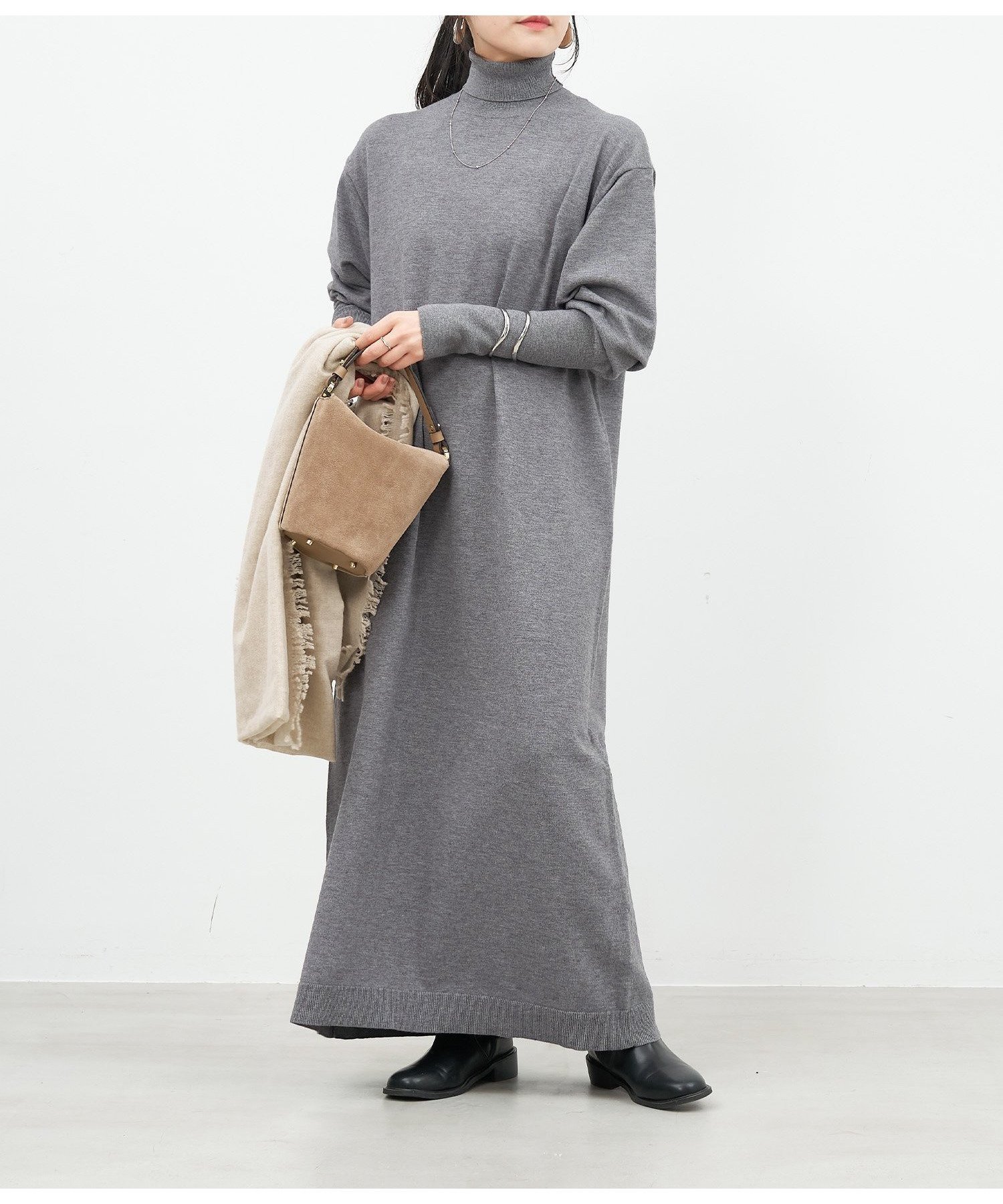 【マイカ ディール/MICA & DEAL】のハイネックニットワンピース インテリア・キッズ・メンズ・レディースファッション・服の通販 founy(ファニー) 　ファッション　Fashion　レディースファッション　Fashion for Women　ワンピース　Dresses　ニットワンピース　Knit Dresses　アクセサリー　Fashion Accessories　ストレッチ　Stretch, Stretchy Fabric　スニーカー　Sneakers, Trainers　ダウン　Down, Puffer　ハイネック　High Neck, Mock Neck　おすすめ　Recommended / Our Picks　エレガント 上品　Elegant　GRAY|ID: prp329100004771750 ipo3291000000035069124