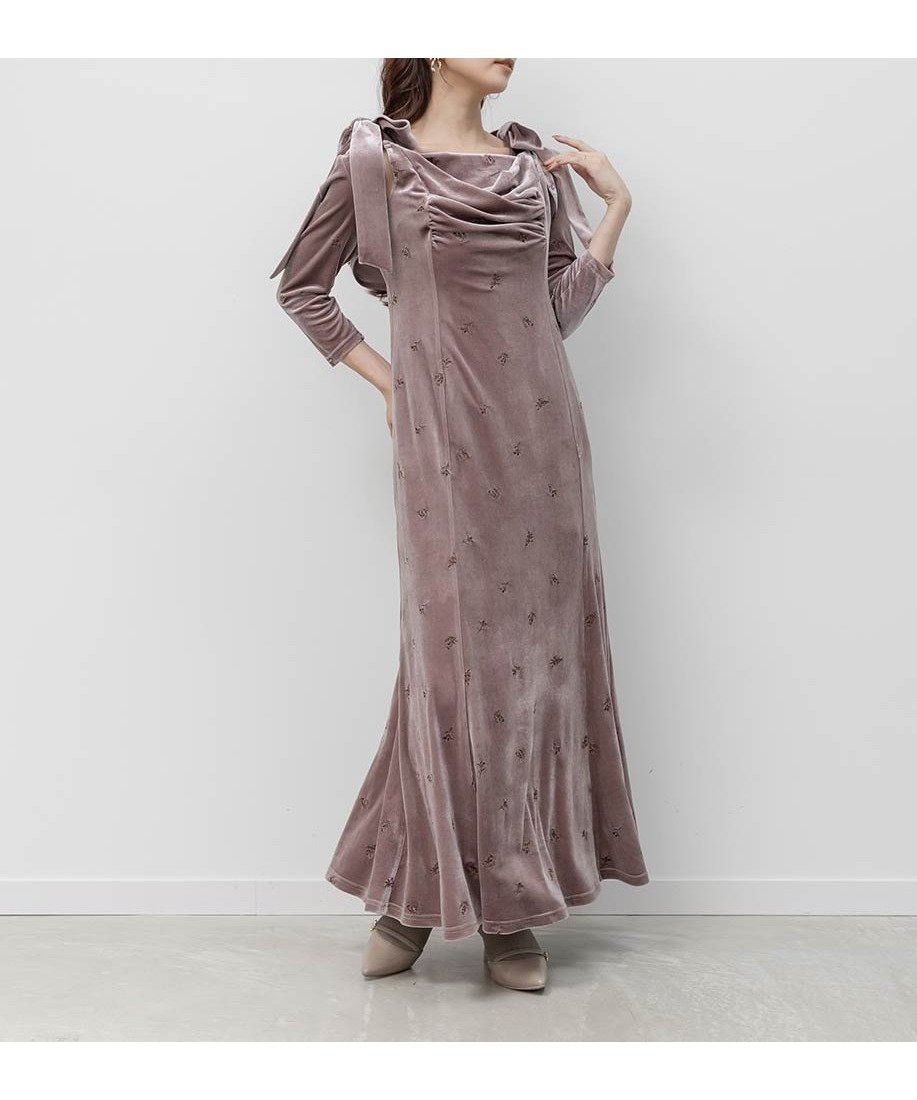 【ランダ/RANDA】の【Holiday Collection】ボレロセットリボンショルダーワンピース インテリア・キッズ・メンズ・レディースファッション・服の通販 founy(ファニー) 　ファッション　Fashion　レディースファッション　Fashion for Women　アウター　Coat / Outerwear Collection　ボレロ・ショート丈ジャケット / ドレス羽織りに　Boleros & Short Jackets　おすすめ　Recommended / Our Picks　インナー　Innerwear　キャミワンピース　Cami Dress, Slip Dress　クロップド　Cropped, Short Length　ショルダー　Shoulder, Shoulder Strap　スペシャル　Special, Limited Edition　フェミニン　Feminine, Girly　フラワー　Flower, Floral　ベロア　Velour, Soft Velvet　ボレロ　Bolero, Short Cardigan　モチーフ　Motif, Design Theme　リボン　Ribbon, Bow　長袖　Long Sleeve, Full Sleeve　PINK|ID: prp329100004771752 ipo3291000000034570253