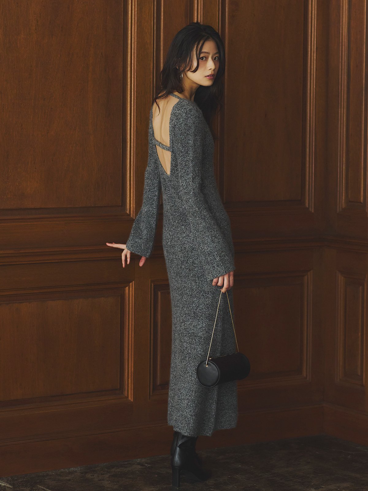 【アニュアンス/anuans】のバックオープンレイヤーニットワンピース インテリア・キッズ・メンズ・レディースファッション・服の通販 founy(ファニー) ファッション Fashion レディースファッション Fashion for Women ワンピース Dresses ニットワンピース Knit Dresses インナー Innerwear シンプル Simple, Minimal フォックス Fox, Fox Fur リラックス Relax, Relaxed Fit ルーズ Loose, Oversized GREY|ID: prp329100004771762 ipo3291000000034570328