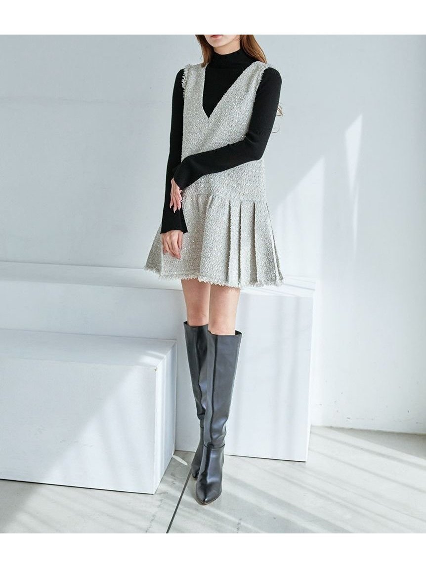 【スナイデル/SNIDEL】のVネックツイードジャンスカ【カンヘウォン着用】 インテリア・キッズ・メンズ・レディースファッション・服の通販 founy(ファニー) 　ファッション　Fashion　レディースファッション　Fashion for Women　トップス・カットソー　Cut & Sew Tops　Vネックトップス　V-Neck Tops / V-Cut Neckline Shirts　ウェーブ　Wavy Pattern　シアー　Sheer, See-Through　スパンコール　Sequins, Sequin Embellishment　スペシャル　Special, Limited Edition　スマート　Smart, Elegant　ツイード　Twill, Twill Weave　フレア　Flare, Flared　プリーツ　Pleats, Pleated　ポケット　Pocket, Pocket Detail　おすすめ　Recommended / Our Picks　エレガント 上品　Elegant　IVR[003]|ID: prp329100004771765 ipo3291000000035069058