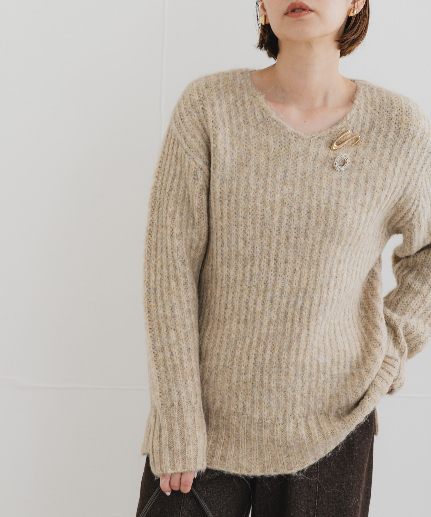 【アーバンリサーチ ロッソ/URBAN RESEARCH ROSSO】のF by ROSSO ミックス糸Vネックニット インテリア・キッズ・メンズ・レディースファッション・服の通販 founy(ファニー) 　ファッション　Fashion　レディースファッション　Fashion for Women　トップス・カットソー　Cut & Sew Tops　ニット　Knit Tops & Sweaters　Vネックトップス　V-Neck Tops / V-Cut Neckline Shirts　タートル　Turtleneck, Turtle Collar　バスケット　Basket, Basket Bag　ミックス　Mix, Mixed Style　リラックス　Relax, Relaxed Fit　冬　Winter / This Winter　A/W・秋冬　Autumn/Winter　2025年　2025　2025-2026秋冬・A/W　Autumn/Winter 2025–26 AW25–26　ベージュ|ID: prp329100004772124 ipo3291000000034574303