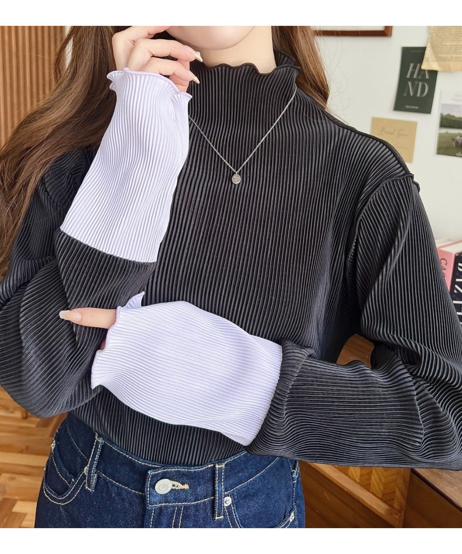 【モーメントプラス/moment+ / MEN】のマットサテンプリーツ 袖配色ハイネックメロープルオーバー インテリア・キッズ・メンズ・レディースファッション・服の通販 founy(ファニー) ファッション Fashion メンズファッション Fashion for Men トップス・カットソー Cut & Sew Tops インナー Innerwear サテン Satin, Glossy Fabric ショート Short, Short Length シンプル Simple, Minimal スラックス Slacks, Dress Pants デニム Denim, Jeans Material トレンド Trend, Trending Now 定番 Standard, Basic Item なめらか Smooth, Silky Texture バランス Balance, Style Balance ビスチェ Bustier, Corset Top フィット Fit, Slim Fit プリーツ Pleats, Pleated ベスト Vest, Waistcoat ベーシック Basic, Essential ボトム Bottoms, Lower Wear マーメイド Mermaid, Fishtail Silhouette 無地 Plain, Solid Color 楽ちん Easy Fit, Comfortable 再入荷 Restock / Back in Stock プチプライス・低価格 Affordable / Budget Price エレガント 上品 Elegant ブラック系その他|ID: prp329100004772341 ipo3291000000034577285