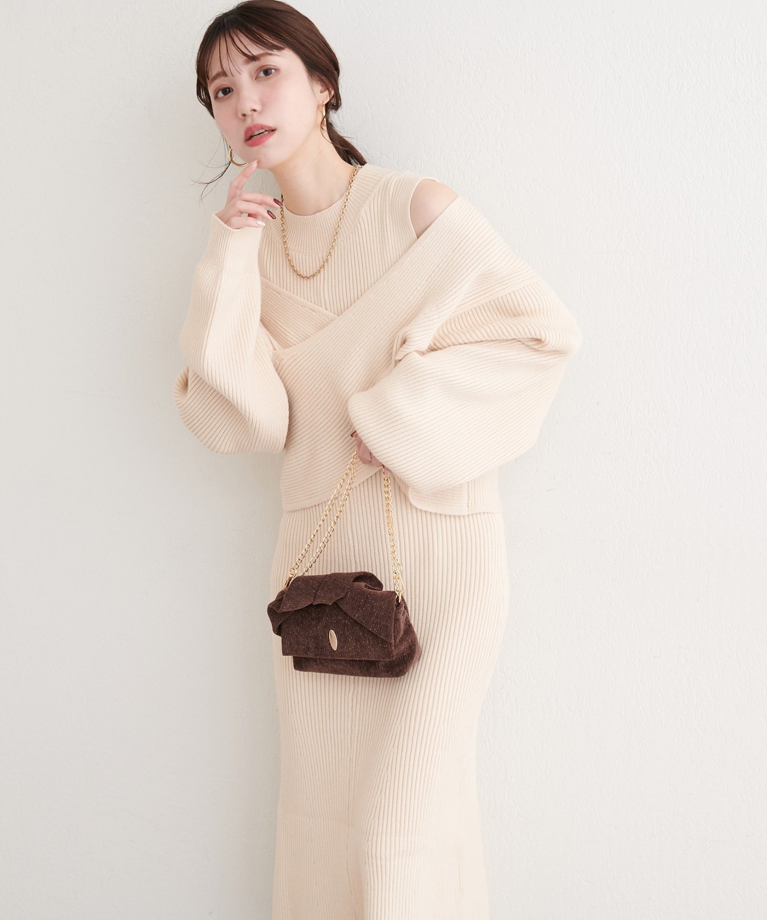 【ナチュラルクチュール/natural couture】の前後2WAYクロスリボンニット×ワンピースSET インテリア・キッズ・メンズ・レディースファッション・服の通販 founy(ファニー) 　ファッション　Fashion　レディースファッション　Fashion for Women　ワンピース　Dresses　カーディガン　Cardigan, Knitwear　ショート　Short, Short Length　シンプル　Simple, Minimal　ジャケット　Jacket, Outerwear　スニーカー　Sneakers, Trainers　デコルテ　Décolleté, Neckline　デニム　Denim, Jeans Material　トレンド　Trend, Trending Now　フロント　Front, Front Design　リボン　Ribbon, Bow　再入荷　Restock / Back in Stock　おすすめ　Recommended / Our Picks　2025年　2025　2025-2026秋冬・A/W　Autumn/Winter 2025–26 AW25–26　アイボリー|ID: prp329100004772409 ipo3291000000034578317