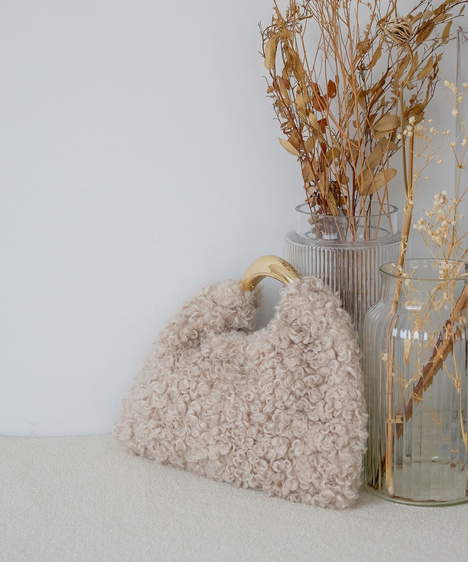 【アパートバイローリーズ/apart by lowrys】の【別注】LE VERNIS_トライアングルBAG インテリア・キッズ・メンズ・レディースファッション・服の通販 founy(ファニー) ファッション Fashion レディースファッション Fashion for Women バッグ Bags ウェーブ Wavy Pattern トライアングル Triangle, Triangular Shape バランス Balance, Style Balance メタル Metal, Metal Parts 別注 Limited Edition, Custom Order ライトベージュ51|ID: prp329100004772497 ipo3291000000034579395