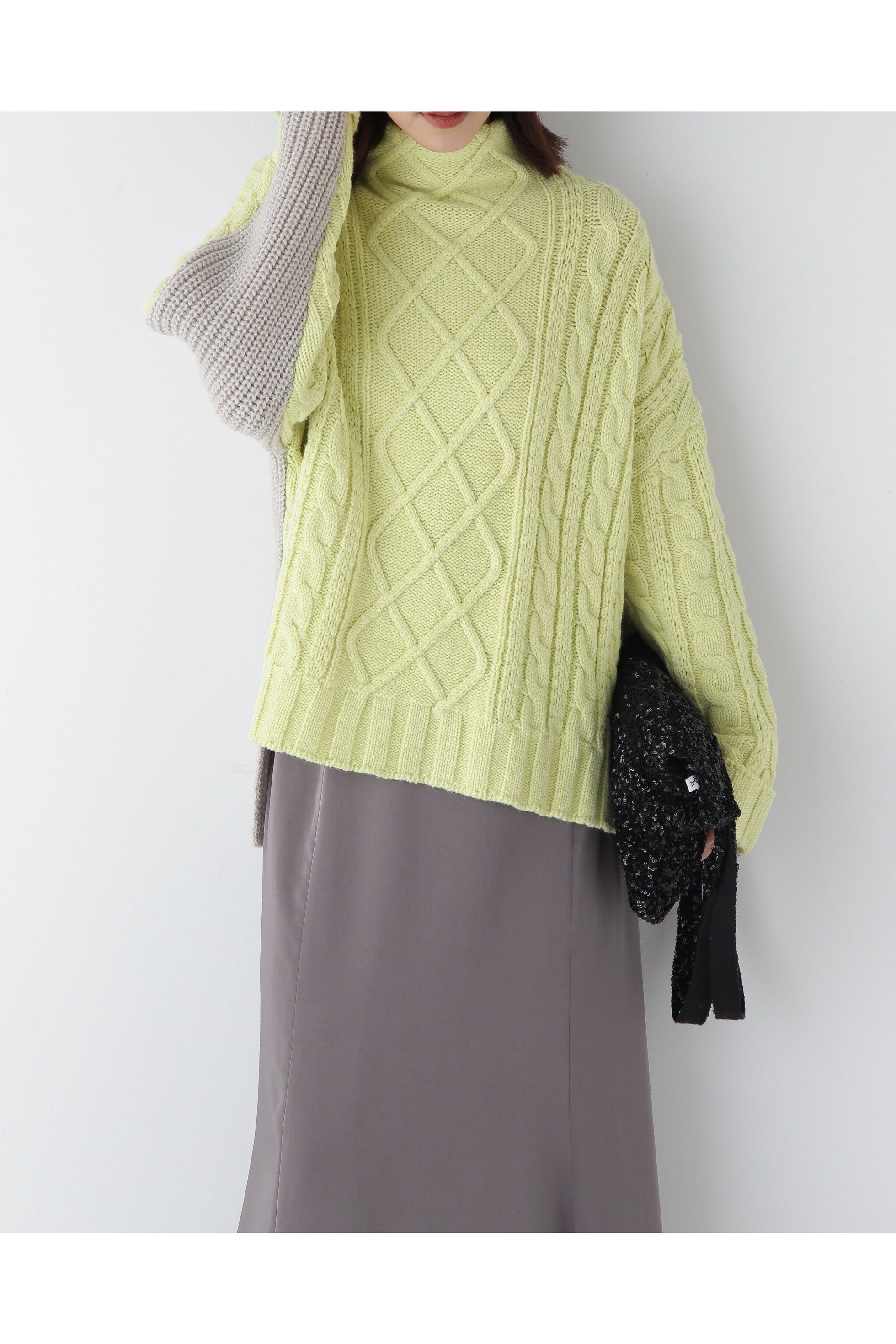 【ヒューマンウーマン/HUMAN WOMAN】のバイカラーケーブルニット インテリア・キッズ・メンズ・レディースファッション・服の通販 founy(ファニー) 　ファッション　Fashion　レディースファッション　Fashion for Women　トップス・カットソー　Cut & Sew Tops　ニット　Knit Tops & Sweaters　おすすめ　Recommended / Our Picks　コンビ　Combo, Combination Style　シンプル　Simple, Minimal　スタンダード　Standard, Basic　ハイネック　High Neck, Mock Neck　ボトム　Bottoms, Lower Wear　ロング　Long, Long-Length　畦　Ribbed Knit　ライムイエロー×Lグレー|ID: prp329100004772611 ipo3291000000034580654