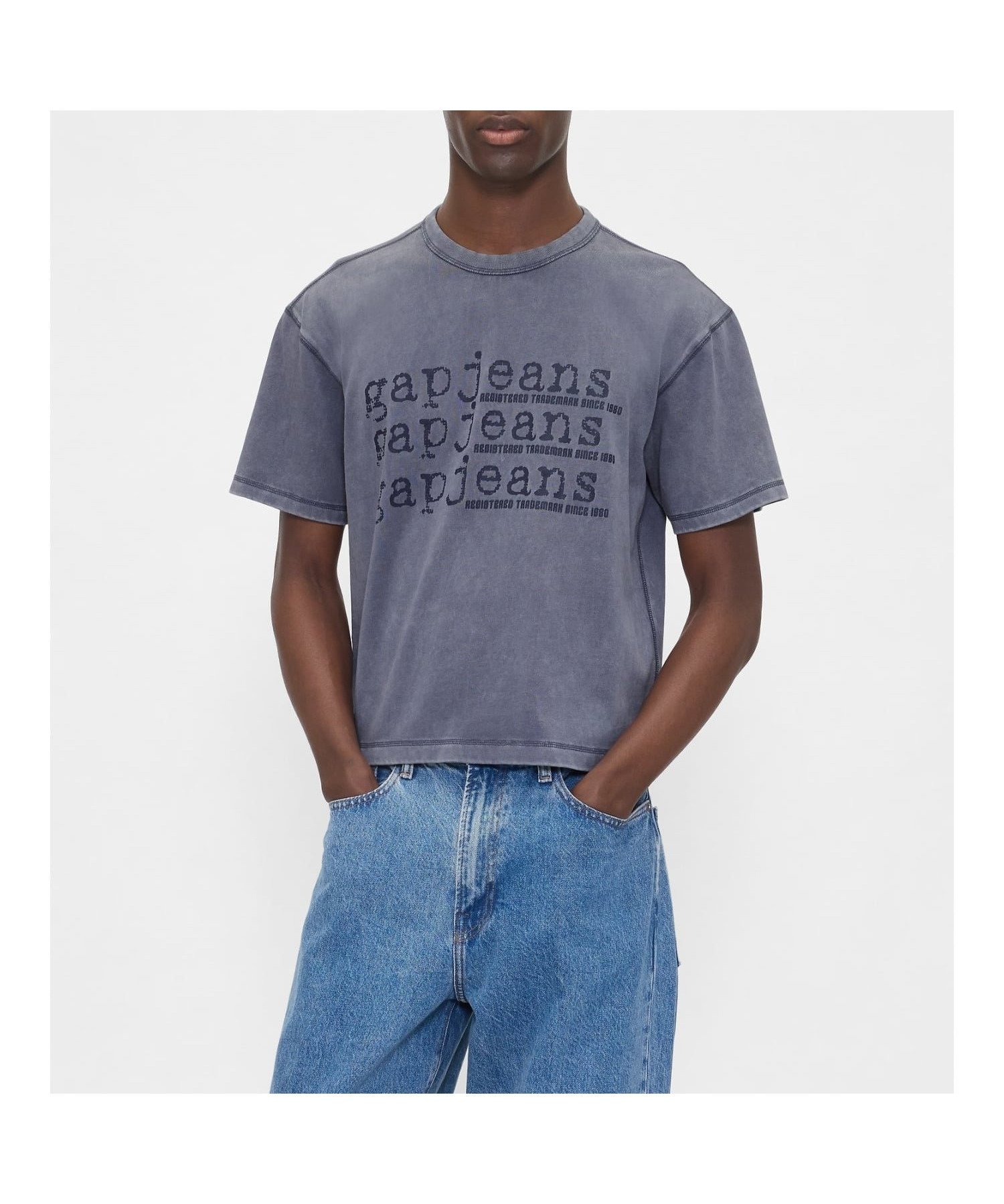 【ギャップ/GAP】のヘビーウェイト デニム GAPロゴ クロップドTシャツ インテリア・キッズ・メンズ・レディースファッション・服の通販 founy(ファニー) 　ファッション　Fashion　レディースファッション　Fashion for Women　トップス・カットソー　Cut & Sew Tops　シャツ・ブラウス・オフィスカジュアル　Elegant Blouses & Button-Ups　ロングTシャツ・Tシャツ　Longline T-Shirts & Tees　おすすめ　Recommended / Our Picks　クロップド　Cropped, Short Length　グラフィック　Graphic, Graphic Design　ショート　Short, Short Length　ストレート　Straight, Straight Cut　デニム　Denim, Jeans Material　フィット　Fit, Slim Fit　フロント　Front, Front Design　リラックス　Relax, Relaxed Fit　半袖　Short Sleeve, Half Sleeve　BLUE_RIDGE|ID: prp329100004772853 ipo3291000000034718405