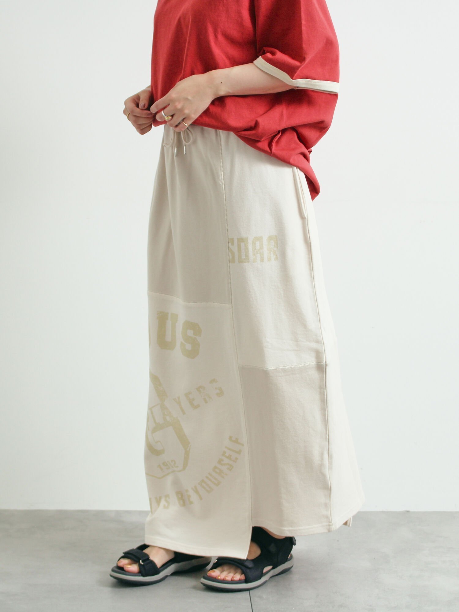 【サマンサモスモス/Samansa Mos2】の裏毛プリント配色アシメスカート インテリア・キッズ・メンズ・レディースファッション・服の通販 founy(ファニー) ファッション Fashion レディースファッション Fashion for Women スカート Skirts アシンメトリー Asymmetrical Style カットソー Cut and Sewn Top フィット Fit, Slim Fit プリント Print, Printed Pattern クリーム|ID: prp329100004772857 ipo3291000000034583576