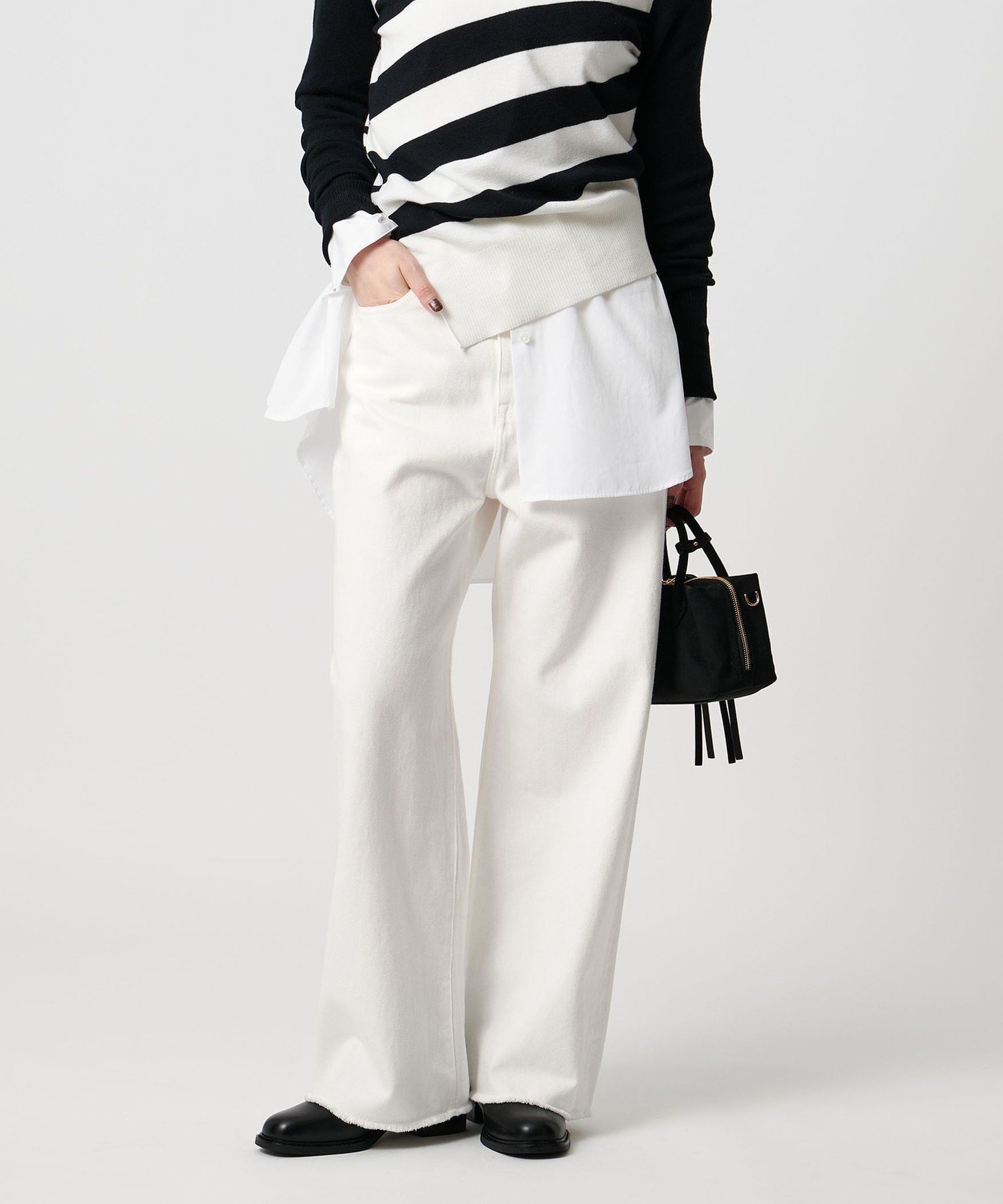 【ユナイテッドアローズ/UNITED ARROWS】のカットオフ デニムパンツ 人気、トレンドファッション・服の通販 founy(ファニー) 　ファッション　Fashion　レディースファッション　Fashion for Women　パンツ　Pants & Trousers　デニムパンツ・ジーンズ・美脚デニム　Denim Jeans & Pants　カットオフ　Cut-Off Design　ストレート　Straight, Straight Cut　ストーン　Stone, Gem-Like　デニム　Denim, Jeans Material　定番　Standard, Basic Item　バランス　Balance, Style Balance　ブリーチ　Bleach, Washed Finish　ポケット　Pocket, Pocket Detail　おすすめ　Recommended / Our Picks　日本製　Made In Japan　 other-1|ID: prp329100004773141 ipo3291000000034586029