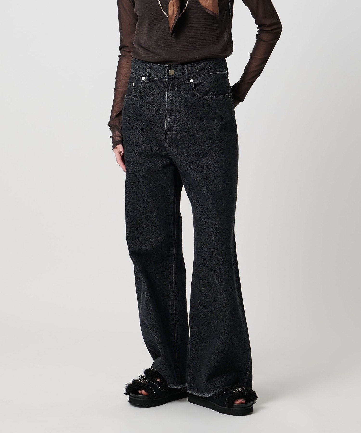 【ユナイテッドアローズ/UNITED ARROWS】のカットオフ デニムパンツ インテリア・キッズ・メンズ・レディースファッション・服の通販 founy(ファニー) 　ファッション　Fashion　レディースファッション　Fashion for Women　パンツ　Pants & Trousers　デニムパンツ・ジーンズ・美脚デニム　Denim Jeans & Pants　カットオフ　Cut-Off Design　ストレート　Straight, Straight Cut　ストーン　Stone, Gem-Like　デニム　Denim, Jeans Material　定番　Standard, Basic Item　バランス　Balance, Style Balance　ブリーチ　Bleach, Washed Finish　ポケット　Pocket, Pocket Detail　おすすめ　Recommended / Our Picks　日本製　Made In Japan　その他1|ID: prp329100004773141 ipo3291000000034586037