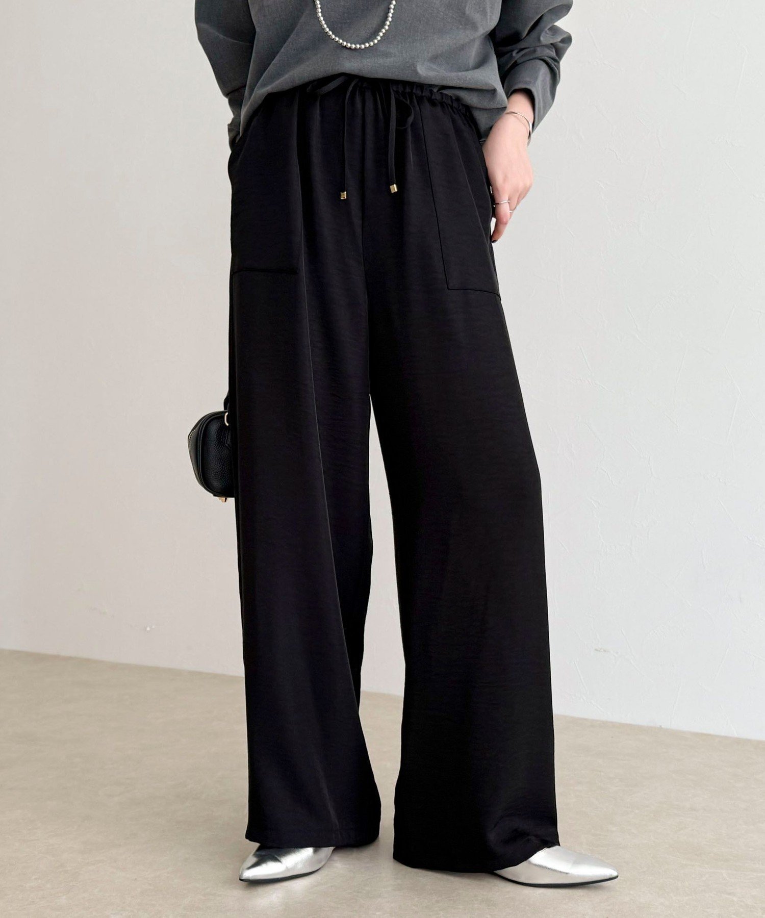 【フレディ&グロスター/FREDY&GLOSTER】のツイルサテンイージーパンツ インテリア・キッズ・メンズ・レディースファッション・服の通販 founy(ファニー) 　ファッション　Fashion　レディースファッション　Fashion for Women　パンツ　Pants & Trousers　2025年　2025　2025-2026秋冬・A/W　Autumn/Winter 2025–26 AW25–26　シンプル　Simple, Minimal　リラックス　Relax, Relaxed Fit　エレガント 上品　Elegant　楽ちん　Easy Fit, Comfortable　ブラック|ID: prp329100004773190 ipo3291000000034586505