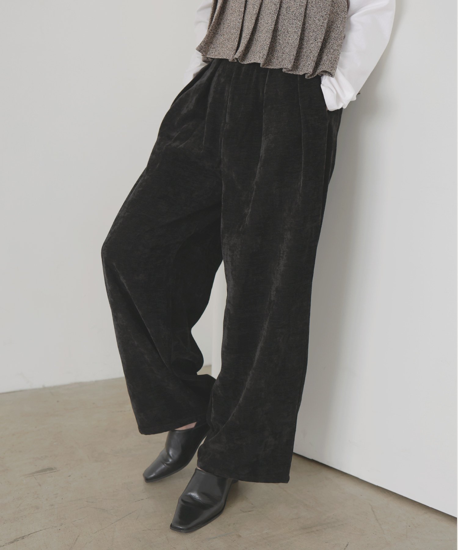 【リアン/Lian】のベロアタックワイドパンツ インテリア・キッズ・メンズ・レディースファッション・服の通販 founy(ファニー) 　ファッション　Fashion　レディースファッション　Fashion for Women　パンツ　Pants & Trousers　スラックス　Slacks, Dress Pants　ベロア　Velour, Soft Velvet　ブラック|ID: prp329100004773201 ipo3291000000034586672