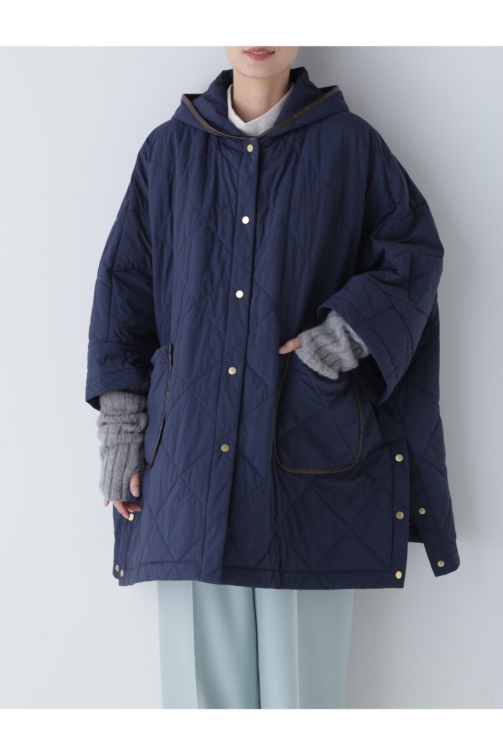 【ヒューマンウーマン/HUMAN WOMAN】のナイロンタフタポンチョ インテリア・キッズ・メンズ・レディースファッション・服の通販 founy(ファニー) ファッション Fashion レディースファッション Fashion for Women アウター Coat / Outerwear Collection ポンチョ・ケープコート Ponchos & Capes おすすめ Recommended / Our Picks スタンダード Standard, Basic パイピング Piping, Trim Design フェイクレザー Faux Leather, PU Leather フロント Front, Front Design ポケット Pocket, Pocket Detail ポンチョ Poncho, Cape Style エレガント 上品 Elegant 軽量 Lightweight, Ultra Light ネイビー|ID: prp329100004773203 ipo3291000000034586730