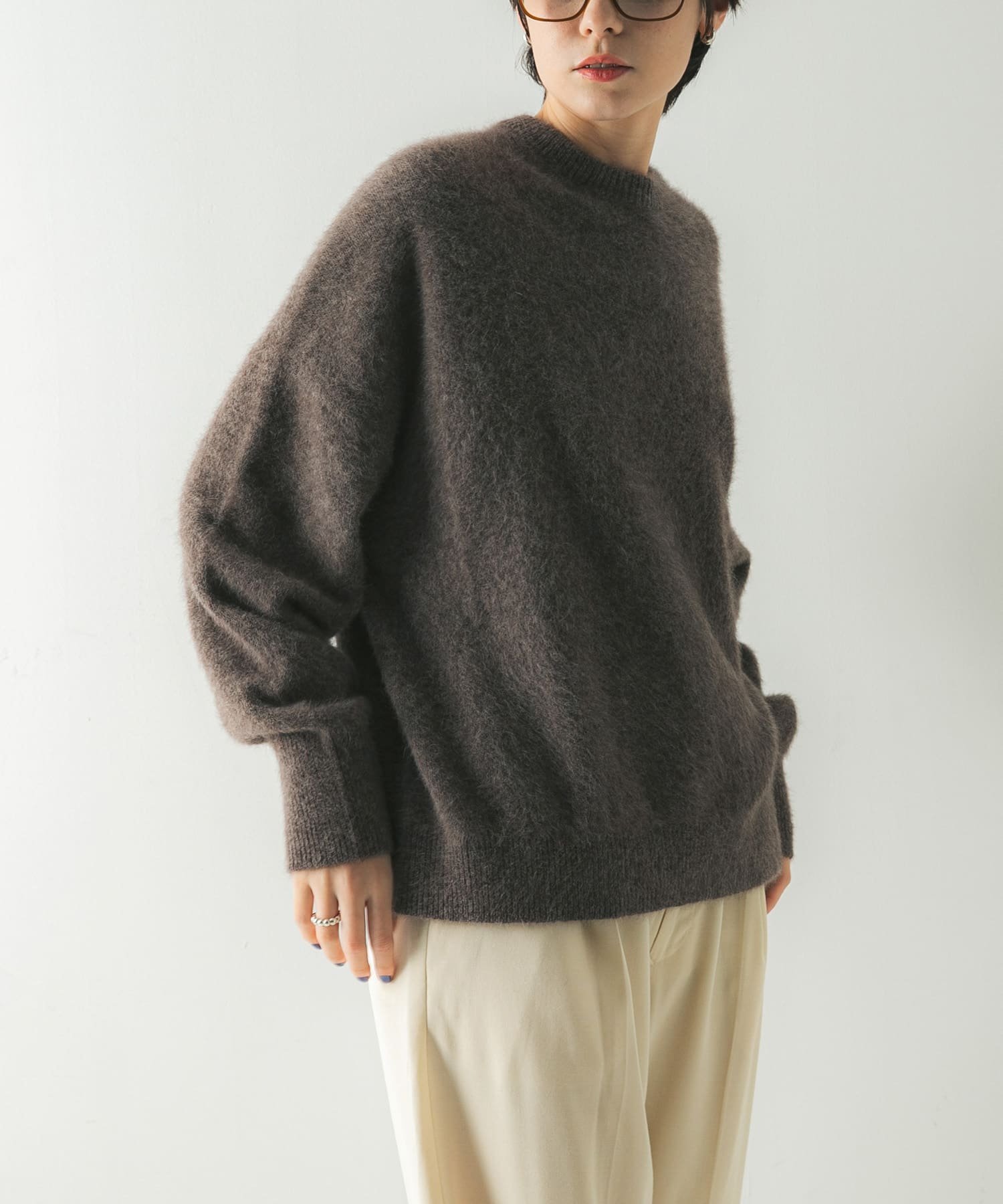 【アーバンリサーチ/URBAN RESEARCH】のFOX/CASHMEREルーズニット インテリア・キッズ・メンズ・レディースファッション・服の通販 founy(ファニー) ファッション Fashion レディースファッション Fashion for Women トップス・カットソー Cut & Sew Tops ニット Knit Tops & Sweaters 2025年 2025 2025-2026秋冬・A/W Autumn/Winter 2025–26 AW25–26 冬 Winter / This Winter おすすめ Recommended / Our Picks バランス Balance, Style Balance フォックス Fox, Fox Fur ブラウジング Blouson Silhouette, Cinched Waist リラックス Relax, Relaxed Fit ルーズ Loose, Oversized エレガント 上品 Elegant A/W・秋冬 Autumn/Winter TOP BROWN|ID: prp329100004773362 ipo3291000000034590571