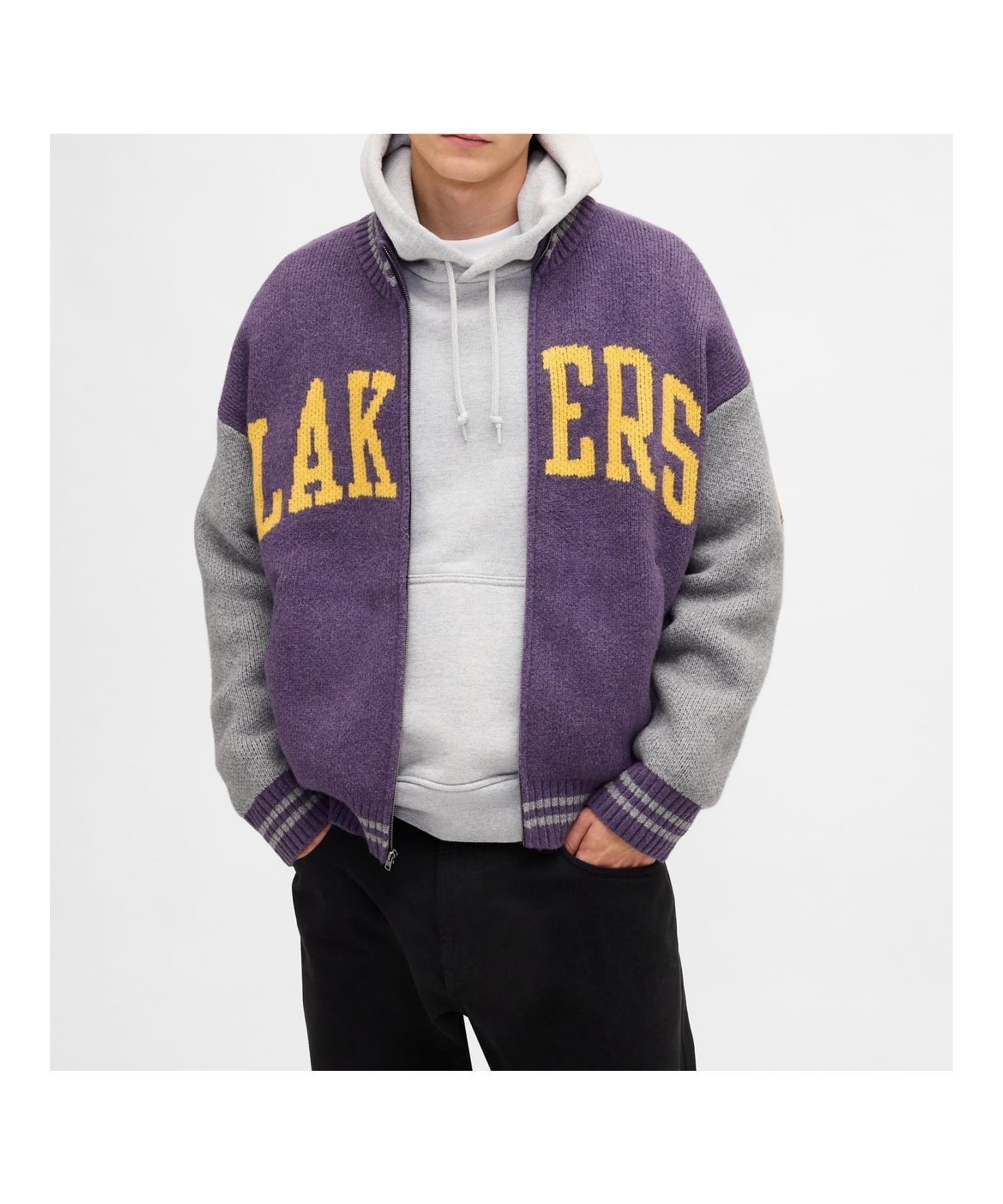【ギャップ/GAP】のCashSoft カシミヤタッチ NBA ロサンゼルス レイカーズ ロゴ ジップアップセーター 人気、トレンドファッション・服の通販 founy(ファニー) 　ファッション　Fashion　レディースファッション　Fashion for Women　キャラクター　Character, Licensed Characters　クラシック　Classic, Timeless Style　コレクション　Collection, Seasonal Line　セーター　Sweater, Knitwear　ダウン　Down, Puffer　長袖　Long Sleeve, Full Sleeve　フィット　Fit, Slim Fit　フロント　Front, Front Design　モックネック　Mock Neck, Short Turtleneck　ルーズ　Loose, Oversized　おすすめ　Recommended / Our Picks　 other-1|ID: prp329100004773715 ipo3291000000034795126