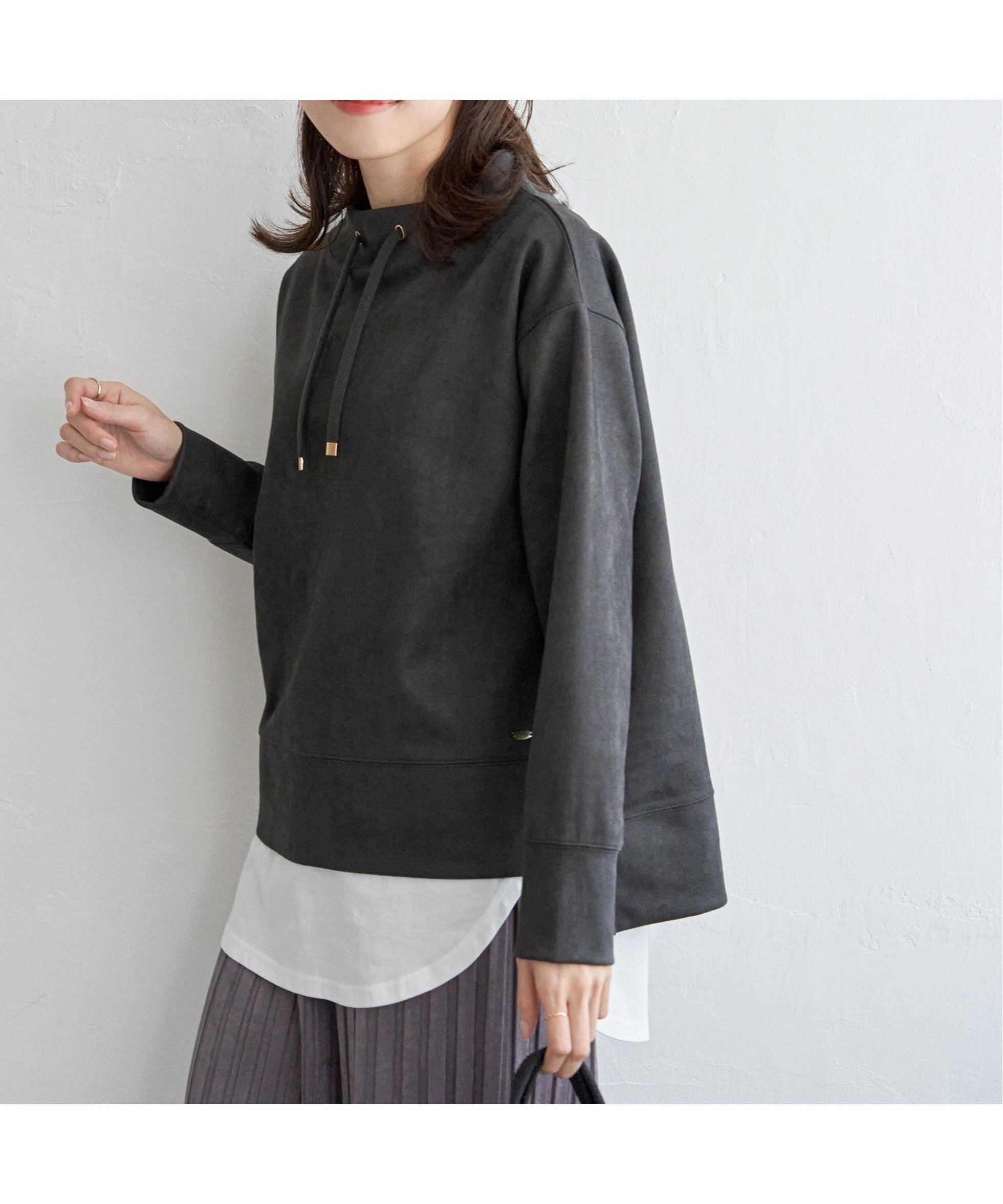 【イッカ/ikka】の【親子コーデ】GOKU楽フェイクスエードスピンドルプルオーバー インテリア・キッズ・メンズ・レディースファッション・服の通販 founy(ファニー) 　ファッション　Fashion　レディースファッション　Fashion for Women　トップス・カットソー　Cut & Sew Tops　カジュアルプルオーバー・ニットトップス　Pullovers & Knit Tops / Casual Pullovers　秋　Autumn　カットソー　Cut and Sewn Top　スウェット / スエット　Sweatshirt, Sweatwear　ストレッチ　Stretch, Stretchy Fabric　スピンドル　Spindle, Drawcord　スリット　Slit, Slit Detail　プレート　Plate, Dish　ボトム　Bottoms, Lower Wear　モックネック　Mock Neck, Short Turtleneck　おすすめ　Recommended / Our Picks　エレガント 上品　Elegant　ブラック|ID: prp329100004773789 ipo3291000000034596528