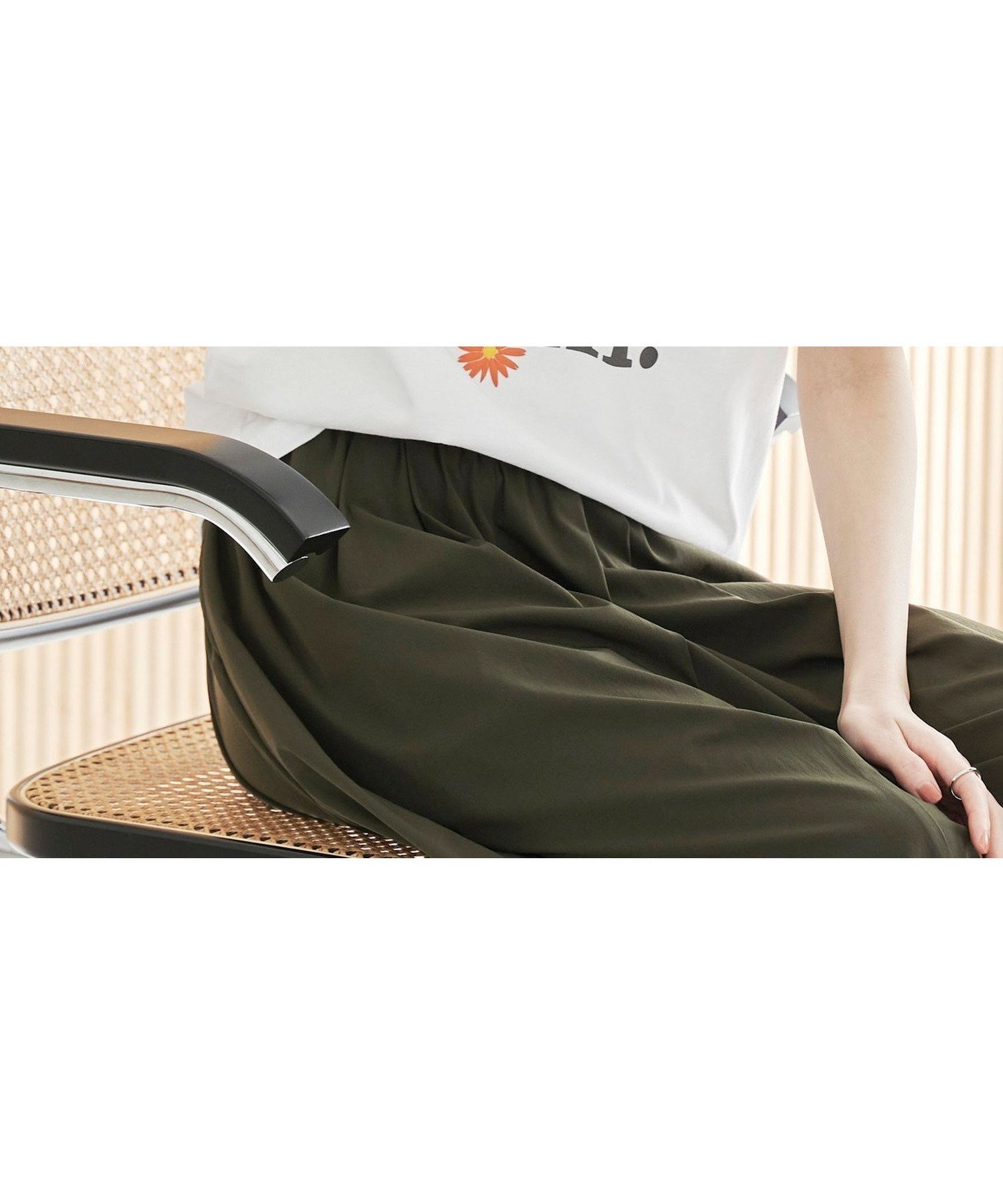 【コーエン/COEN】の【スザンヌさんコラボ】Suuフラワーロゴ プリントT インテリア・キッズ・メンズ・レディースファッション・服の通販 founy(ファニー) ファッション Fashion レディースファッション Fashion for Women アクセサリー Fashion Accessories カラフル Colorful Design グラフィック Graphic, Graphic Design コラボ Collaboration, Collab コンパクト Compact, Small Size シンプル Simple, Minimal トレンド Trend, Trending Now 定番 Standard, Basic Item フラワー Flower, Floral プリント Print, Printed Pattern ボトム Bottoms, Lower Wear ポケット Pocket, Pocket Detail 半袖 Short Sleeve, Half Sleeve 夏 Summer OFF WHITE|ID: prp329100004773907 ipo3291000000034598606