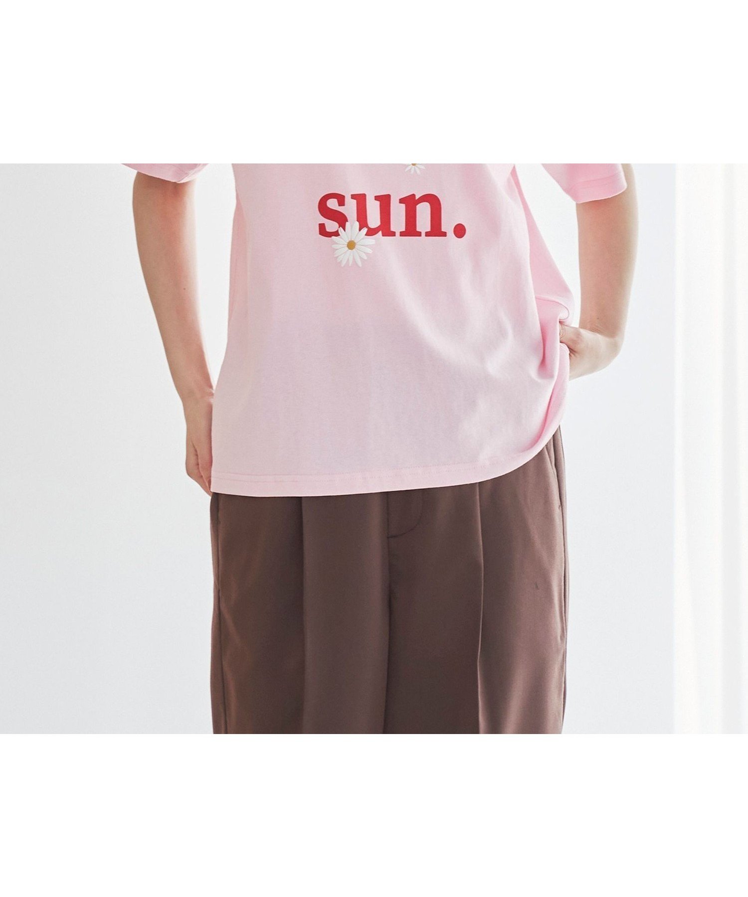 【コーエン/COEN】の【スザンヌさんコラボ】Suuフラワーロゴ プリントT インテリア・キッズ・メンズ・レディースファッション・服の通販 founy(ファニー) ファッション Fashion レディースファッション Fashion for Women アクセサリー Fashion Accessories カラフル Colorful Design グラフィック Graphic, Graphic Design コラボ Collaboration, Collab コンパクト Compact, Small Size シンプル Simple, Minimal トレンド Trend, Trending Now 定番 Standard, Basic Item フラワー Flower, Floral プリント Print, Printed Pattern ボトム Bottoms, Lower Wear ポケット Pocket, Pocket Detail 半袖 Short Sleeve, Half Sleeve 夏 Summer LT.PINK|ID: prp329100004773907 ipo3291000000034598609