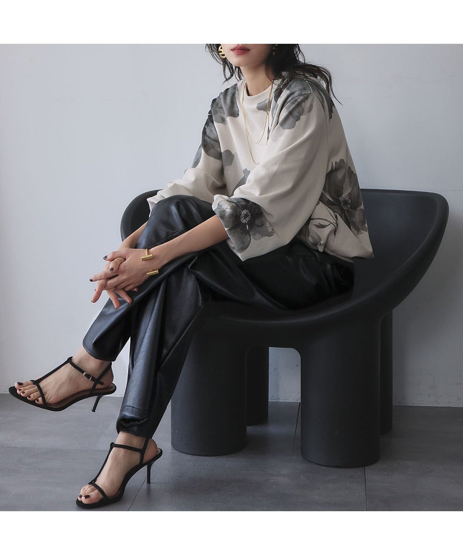 【ガール/GIRL】のフラワープリント スウェット プルオーバー 人気、トレンドファッション・服の通販 founy(ファニー) ファッション Fashion レディースファッション Fashion for Women トップス・カットソー Cut & Sew Tops レディースパーカー・カジュアルフーディー Casual Hoodies & Sweatshirts カジュアルプルオーバー・ニットトップス Pullovers & Knit Tops / Casual Pullovers スウェット・クルーネックトップス Sweatshirts & Crewnecks / Relaxed Fit Sweat Tops 花柄・フラワープリント・モチーフ Floral Prints & Motifs / Flower Pattern Tops オレンジ Orange ショルダー Shoulder, Shoulder Strap スウェット / スエット Sweatshirt, Sweatwear ドロップ Drop Shoulder, Dropped Style フラワー Flower, Floral プリント Print, Printed Pattern ロング Long, Long-Length A/W・秋冬 Autumn/Winter 再入荷 Restock / Back in Stock エレガント 上品 Elegant other-1|ID: prp329100004774259 ipo3291000000035143949