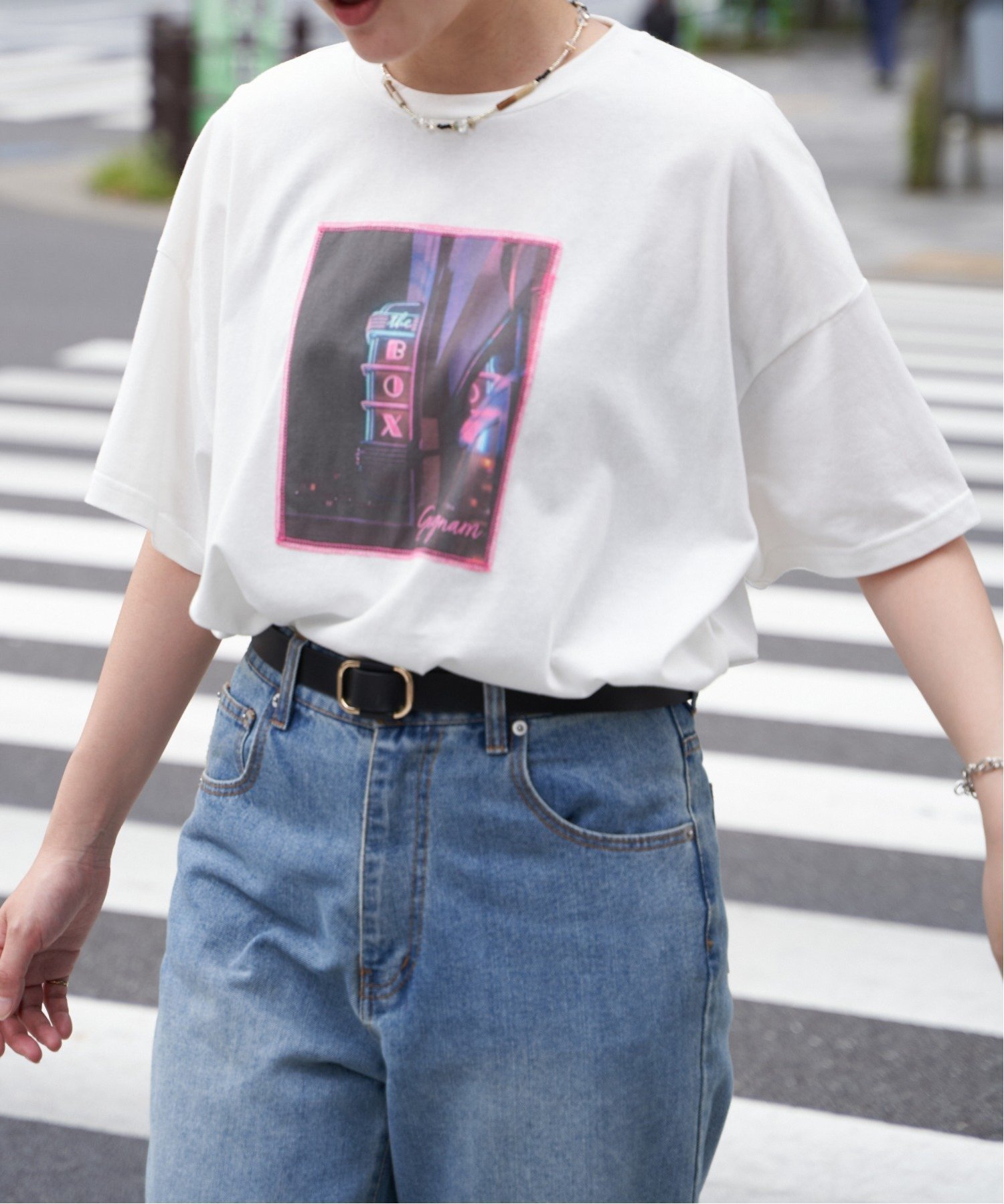 【ヴァンス エクスチェンジ/VENCE EXCHANGE】の綿天竺フォトハリツケTシャツ インテリア・キッズ・メンズ・レディースファッション・服の通販 founy(ファニー) 　ファッション　Fashion　レディースファッション　Fashion for Women　トップス・カットソー　Cut & Sew Tops　シャツ・ブラウス・オフィスカジュアル　Elegant Blouses & Button-Ups　ロングTシャツ・Tシャツ　Longline T-Shirts & Tees　おすすめ　Recommended / Our Picks　シンプル　Simple, Minimal　デニム　Denim, Jeans Material　プリント　Print, Printed Pattern　リラックス　Relax, Relaxed Fit　ソノタ|ID: prp329100004774707 ipo3291000000034607195