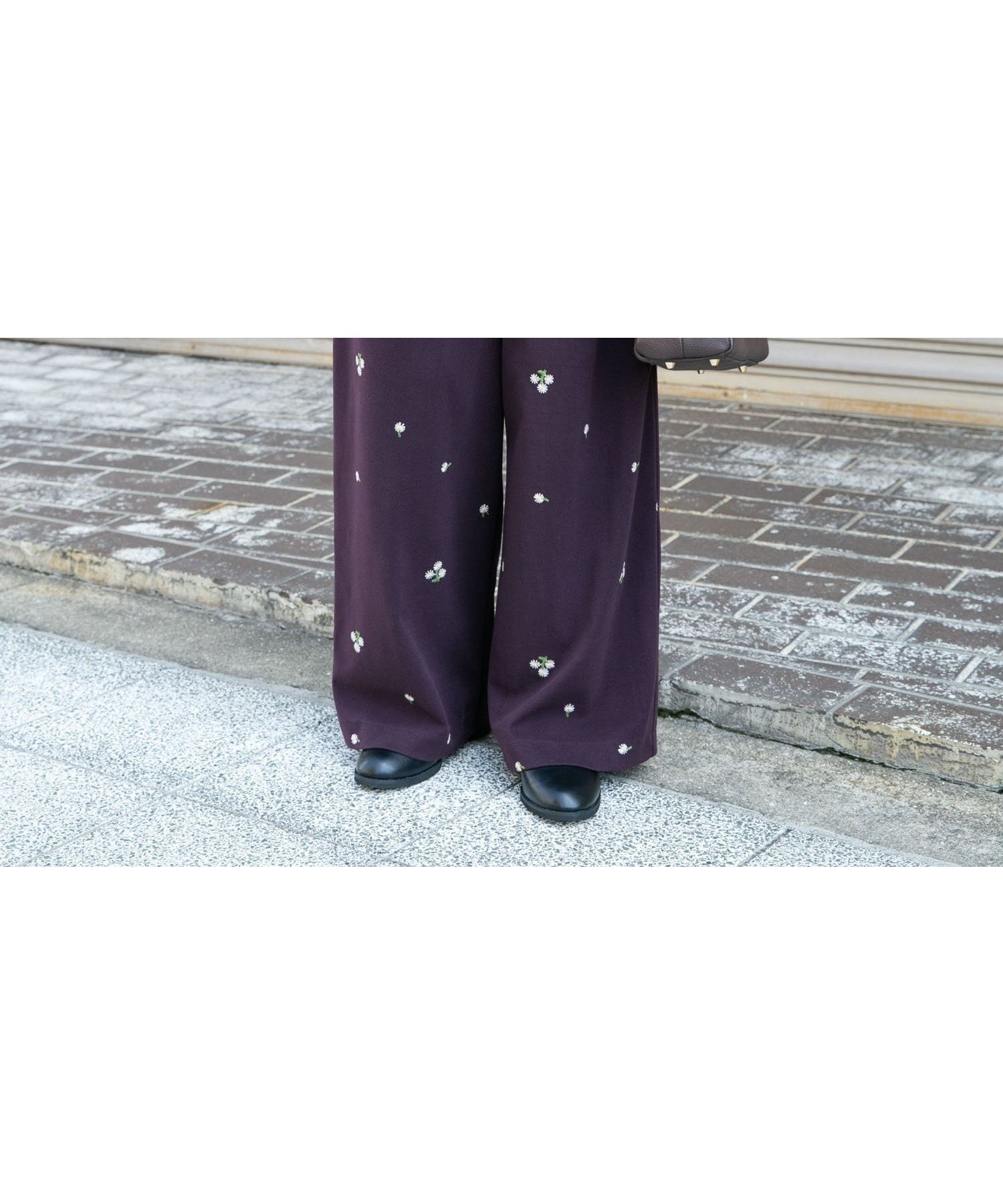 【アイテムズアーバンリサーチ/ITEMS URBAN RESEARCH】の刺繍ベロアパンツ インテリア・キッズ・メンズ・レディースファッション・服の通販 founy(ファニー) 　ファッション　Fashion　レディースファッション　Fashion for Women　パンツ　Pants & Trousers　2025年　2025　2025-2026秋冬・A/W　Autumn/Winter 2025–26 AW25–26　冬　Winter / This Winter　シンプル　Simple, Minimal　トレンド　Trend, Trending Now　ベロア　Velour, Soft Velvet　秋　Autumn　A/W・秋冬　Autumn/Winter　グレープ|ID: prp329100004774761 ipo3291000000034607923