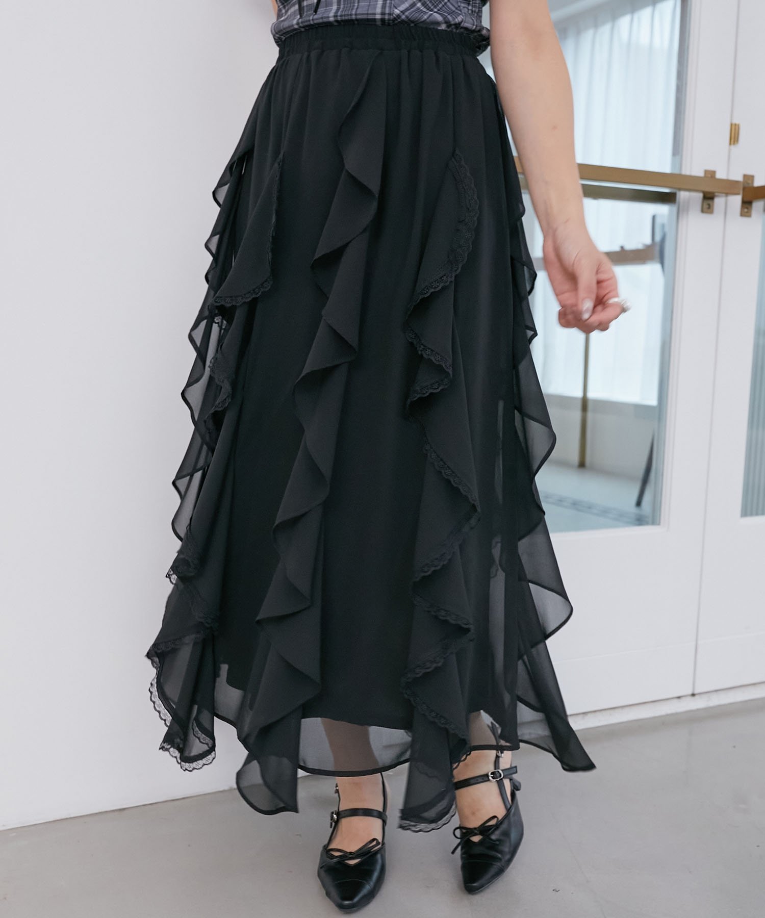 【マジェスティック レゴン/MAJESTIC LEGON】のエアリードロップラッフルスカート インテリア・キッズ・メンズ・レディースファッション・服の通販 founy(ファニー) 　ファッション　Fashion　レディースファッション　Fashion for Women　スカート　Skirts　シフォン　Chiffon, Lightweight Fabric　ダウン　Down, Puffer　トレンド　Trend, Trending Now　フェミニン　Feminine, Girly　ラッフル　Ruffle, Frill　ロング　Long, Long-Length　再入荷　Restock / Back in Stock　おすすめ　Recommended / Our Picks　ブラック|ID: prp329100004774838 ipo3291000000034608914