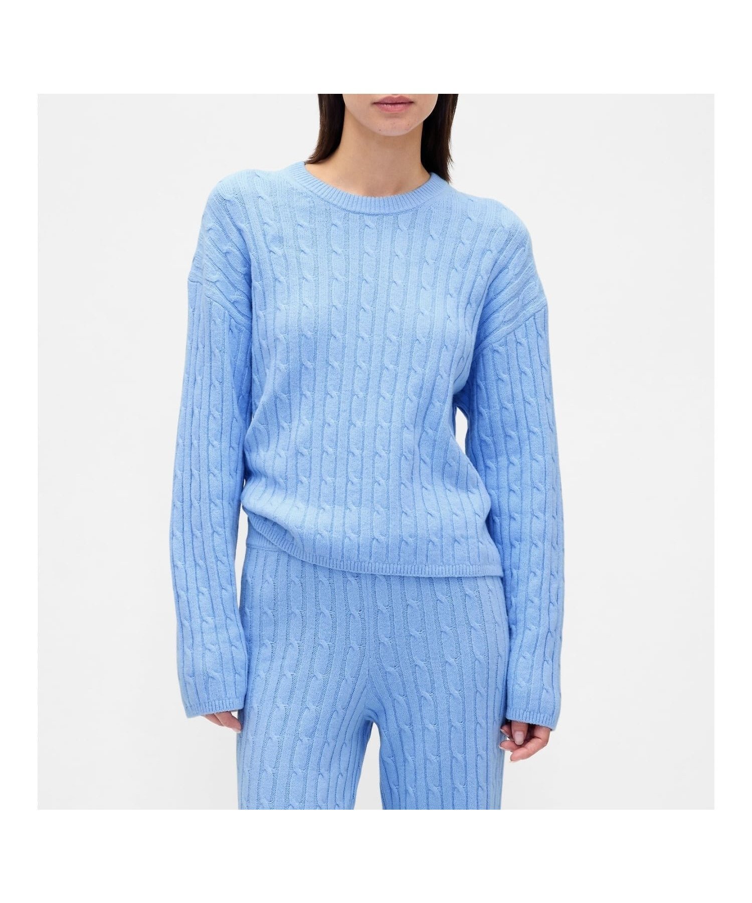 【ギャップ/GAP】のCashSoft カシミヤタッチ ケーブルニット クルーネックセーター インテリア・キッズ・メンズ・レディースファッション・服の通販 founy(ファニー) ファッション Fashion レディースファッション Fashion for Women トップス・カットソー Cut & Sew Tops ニット Knit Tops & Sweaters おすすめ Recommended / Our Picks クラシック Classic, Timeless Style ショルダー Shoulder, Shoulder Strap ショート Short, Short Length ダウン Down, Puffer ドロップ Drop Shoulder, Dropped Style フィット Fit, Slim Fit ルーズ Loose, Oversized 長袖 Long Sleeve, Full Sleeve WIND_BLUE|ID: prp329100004774893 ipo3291000000034871336