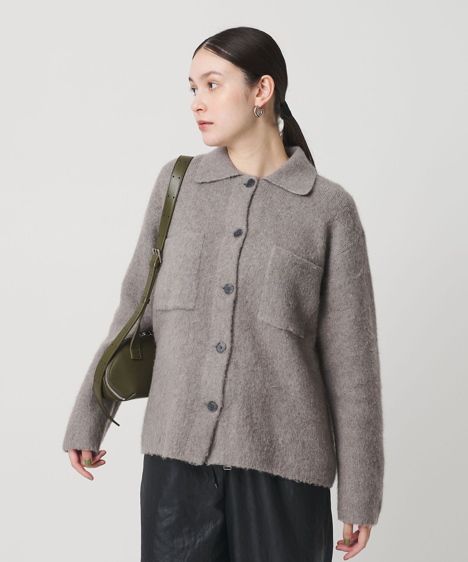 【ビューティ&ユース ユナイテッドアローズ/BEAUTY&YOUTH / UNITED ARROWS】のチャイニーズラクーンブレンド ポケット シャツカーディガン インテリア・キッズ・メンズ・レディースファッション・服の通販 founy(ファニー) ファッション Fashion レディースファッション Fashion for Women トップス・カットソー Cut & Sew Tops カーディガン・羽織り Layered Style Cardigans シャツ・ブラウス・オフィスカジュアル Elegant Blouses & Button-Ups インナー Innerwear カーディガン Cardigan, Knitwear サテン Satin, Glossy Fabric スラックス Slacks, Dress Pants トレンド Trend, Trending Now フロント Front, Front Design ボックス Boxy, Box Shape ボトム Bottoms, Lower Wear ポケット Pocket, Pocket Detail 羽織 Haori, Light Jacket おすすめ Recommended / Our Picks MD.GRAY|ID: prp329100004775306 ipo3291000000034719756