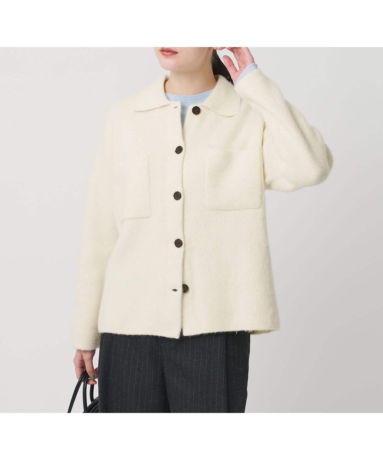 【ビューティ&ユース ユナイテッドアローズ/BEAUTY&YOUTH / UNITED ARROWS】のチャイニーズラクーンブレンド ポケット シャツカーディガン インテリア・キッズ・メンズ・レディースファッション・服の通販 founy(ファニー) ファッション Fashion レディースファッション Fashion for Women トップス・カットソー Cut & Sew Tops カーディガン・羽織り Layered Style Cardigans シャツ・ブラウス・オフィスカジュアル Elegant Blouses & Button-Ups インナー Innerwear カーディガン Cardigan, Knitwear サテン Satin, Glossy Fabric スラックス Slacks, Dress Pants トレンド Trend, Trending Now フロント Front, Front Design ボックス Boxy, Box Shape ボトム Bottoms, Lower Wear ポケット Pocket, Pocket Detail 羽織 Haori, Light Jacket おすすめ Recommended / Our Picks OFF WHITE|ID: prp329100004775306 ipo3291000000034719758