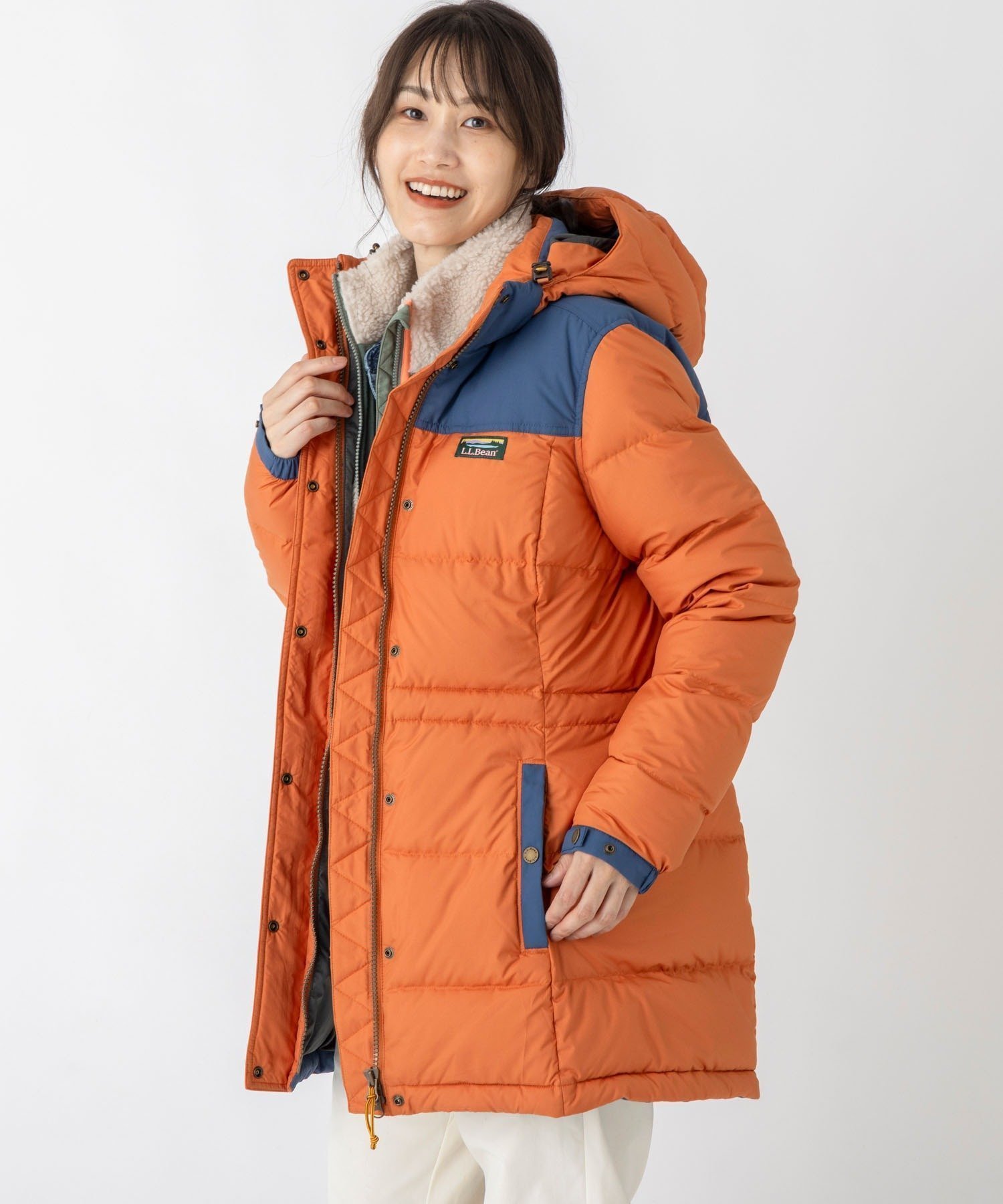 【エルエルビーン/L.L.Bean】のマウンテン・クラシック・ダウン・パーカ、カラーブロック 米国フィット・レギュラー インテリア・キッズ・メンズ・レディースファッション・服の通販 founy(ファニー) 　ファッション　Fashion　レディースファッション　Fashion for Women　トップス・カットソー　Cut & Sew Tops　レディースパーカー・カジュアルフーディー　Casual Hoodies & Sweatshirts　クラシック　Classic, Timeless Style　ダウン　Down, Puffer　ドローコード　Drawcord, Drawstring Cord　フィット　Fit, Slim Fit　フラップ　Flap, Flap Pocket　ブロック　Block, Solid Block Pattern　ポケット　Pocket, Pocket Detail　ヨーク　Yoke, Yoke Design　レギュラー　Regular, Standard Fit　Abrn/BrghtMr|ID: prp329100004775669 ipo3291000000034618774