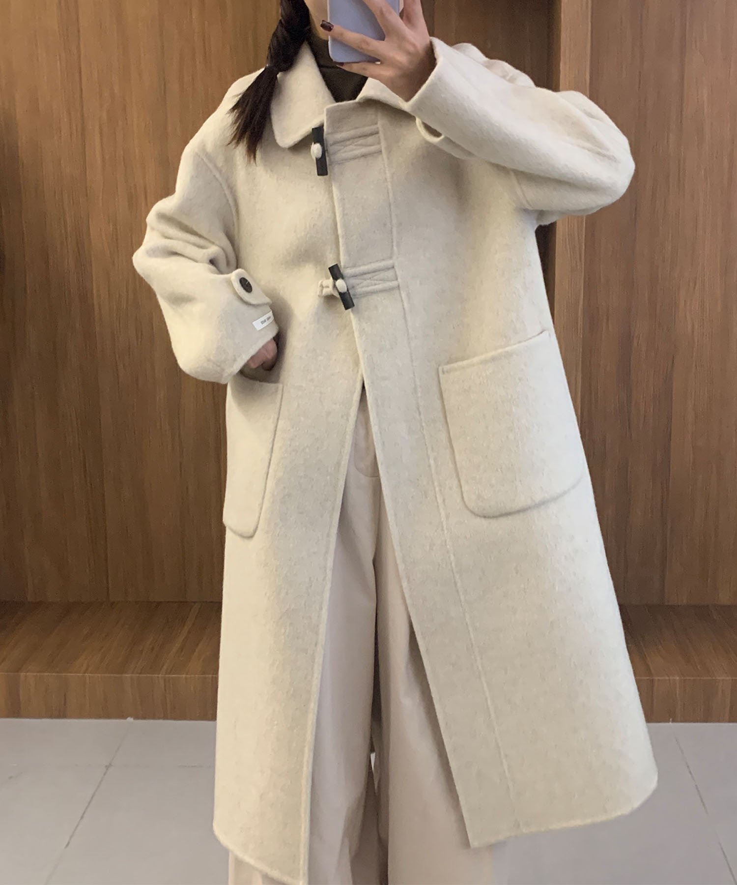 【アイモハ/aimoha】の【BANICO】クラシックメタルバックル ウールコート インテリア・キッズ・メンズ・レディースファッション・服の通販 founy(ファニー) 　ファッション　Fashion　レディースファッション　Fashion for Women　アウター　Coat / Outerwear Collection　コート・ロングコート・ピーコート　Long Coats, Peacoats & More　ショルダー　Shoulder, Shoulder Strap　ストレート　Straight, Straight Cut　ドロップ　Drop Shoulder, Dropped Style　ハンド　Hand, Handmade　バランス　Balance, Style Balance　フロント　Front, Front Design　ポケット　Pocket, Pocket Detail　オフホワイト|ID: prp329100004775714 ipo3291000000034619870