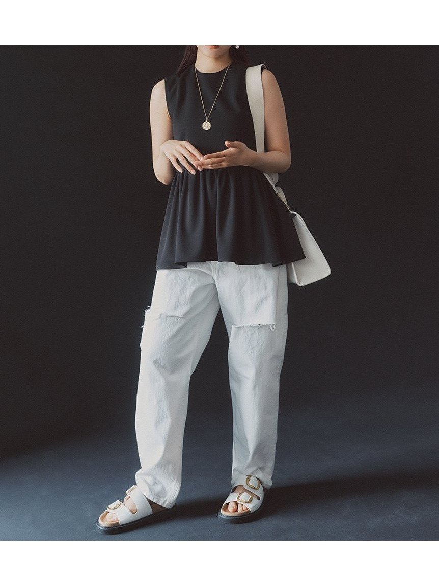 【ミラオーウェン/Mila Owen】の【WEB限定00サイズ】ワイドテーパードカットアウトデニムパンツ インテリア・キッズ・メンズ・レディースファッション・服の通販 founy(ファニー) 　雑誌掲載アイテム　Magazine Picks & Fashion Features　ファッション雑誌　Fashion Magazines　ヴェリィ　VERY　ジゼル　GISELe　ファッション　Fashion　レディースファッション　Fashion for Women　パンツ　Pants & Trousers　デニムパンツ・ジーンズ・美脚デニム　Denim Jeans & Pants　9月号　September Issue　7月号　July Issue　スタイリッシュ　Stylish, Fashionable　スマート　Smart, Elegant　スリット　Slit, Slit Detail　雑誌　Magazine, Fashion Magazine　テーパード　Tapered, Tapered Pants　デニム　Denim, Jeans Material　トレンド　Trend, Trending Now　8月号　August Issue, Aug. Edition　ブリーチ　Bleach, Washed Finish　ワイド　Wide, Wide Fit　日本製　Made In Japan　エレガント 上品　Elegant　WHT[001]|ID: prp329100004775745 ipo3291000000034620240