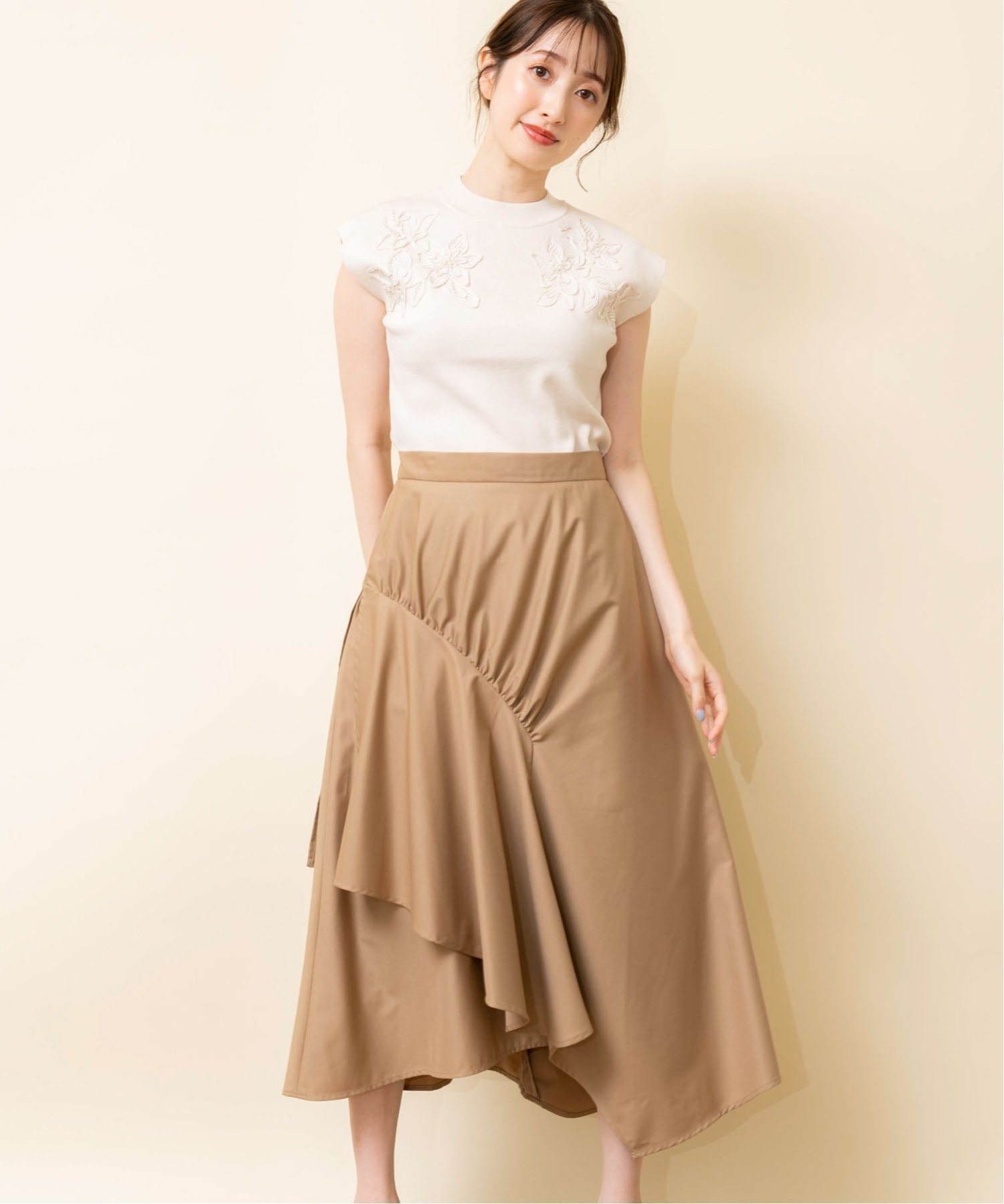 【ノエラ/Noela】のギャザーデザインスカート インテリア・キッズ・メンズ・レディースファッション・服の通販 founy(ファニー) 　ファッション　Fashion　レディースファッション　Fashion for Women　スカート　Skirts　イレヘム　Irregular Hemline　ギャザー　Gathered, Ruffled　ストライプ　Stripe, Striped Pattern　トレンド　Trend, Trending Now　フロント　Front, Front Design　ポケット　Pocket, Pocket Detail　無地　Plain, Solid Color　ベージュ|ID: prp329100004775802 ipo3291000000034621069