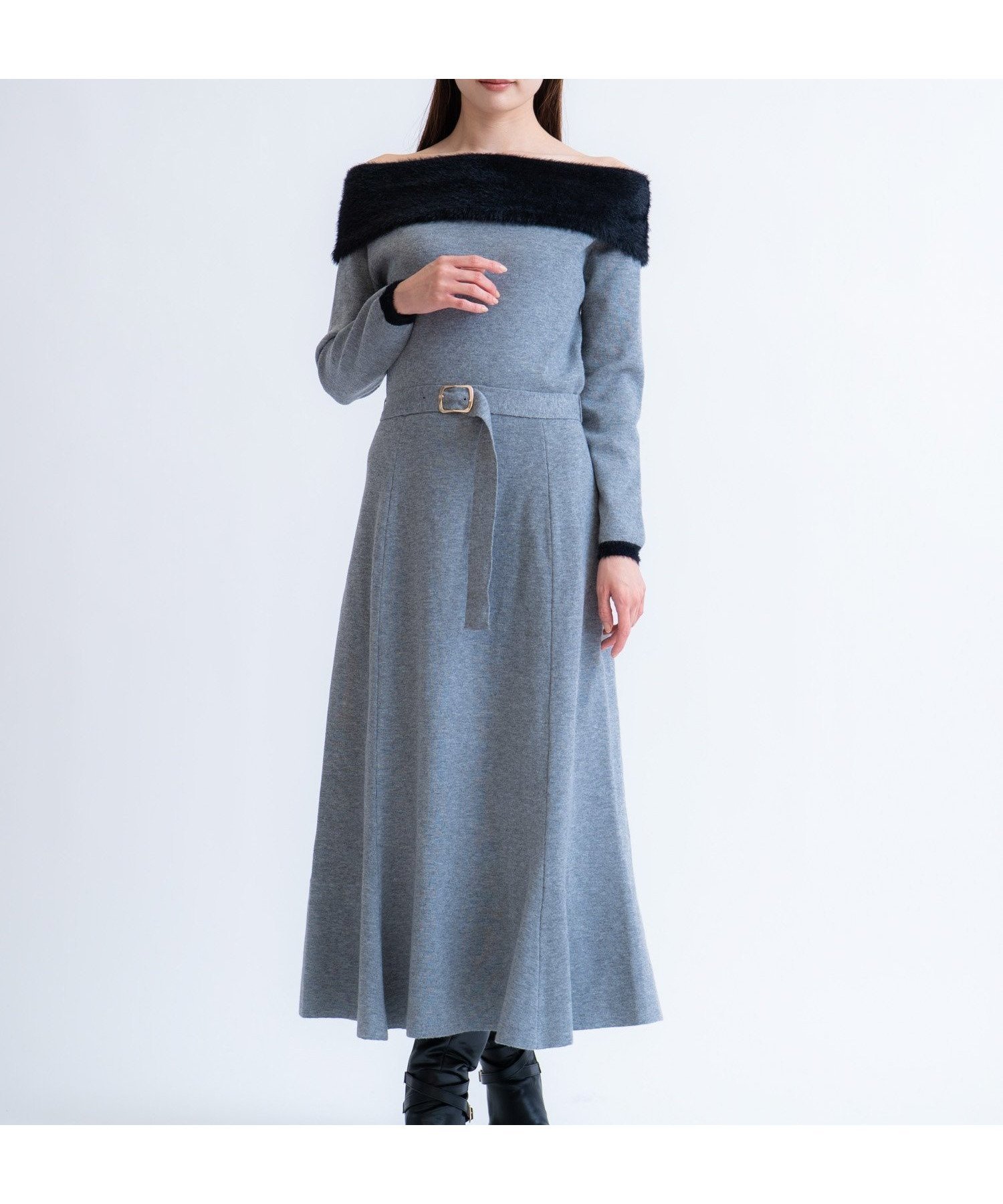 【ノエラ/Noela】のフェザートリム配色ドッキングワンピース インテリア・キッズ・メンズ・レディースファッション・服の通販 founy(ファニー) 　ファッション　Fashion　レディースファッション　Fashion for Women　ワンピース　Dresses　おすすめ　Recommended / Our Picks　クリスマス X'mas　Christmas / X'mas　ドッキング　Docking, Mixed Material　フェザー　Feather, Feather Detail　フレア　Flare, Flared　ポケット　Pocket, Pocket Detail　冬　Winter / This Winter　グレー|ID: prp329100004775949 ipo3291000000035236507