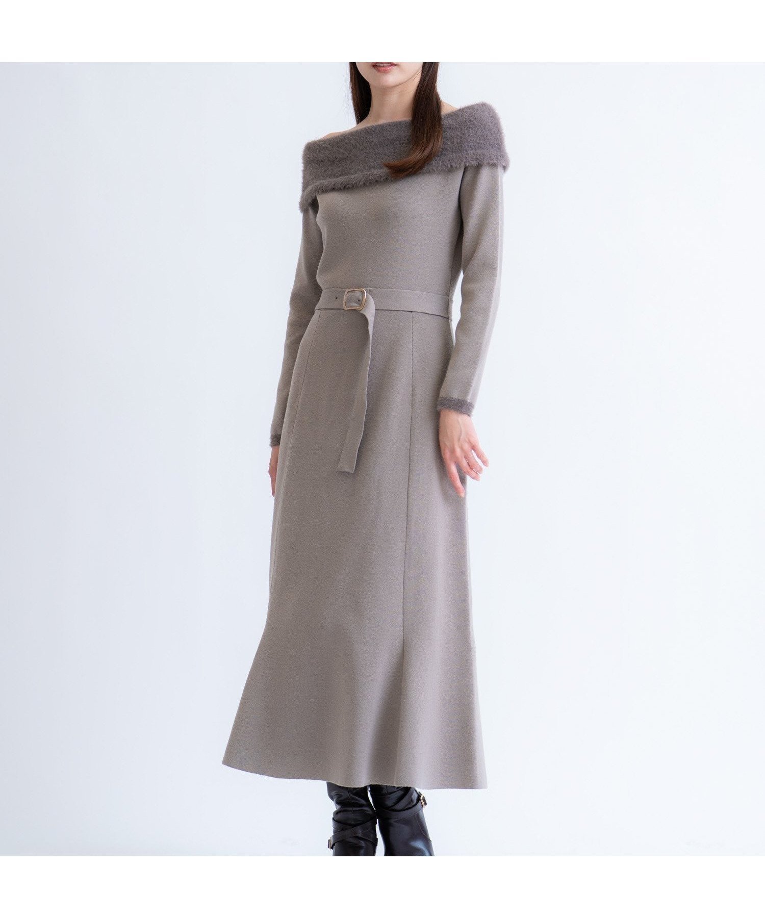 【ノエラ/Noela】のフェザートリム配色ドッキングワンピース インテリア・キッズ・メンズ・レディースファッション・服の通販 founy(ファニー) 　ファッション　Fashion　レディースファッション　Fashion for Women　ワンピース　Dresses　おすすめ　Recommended / Our Picks　クリスマス X'mas　Christmas / X'mas　ドッキング　Docking, Mixed Material　フェザー　Feather, Feather Detail　フレア　Flare, Flared　ポケット　Pocket, Pocket Detail　冬　Winter / This Winter　モカ|ID: prp329100004775949 ipo3291000000035236509