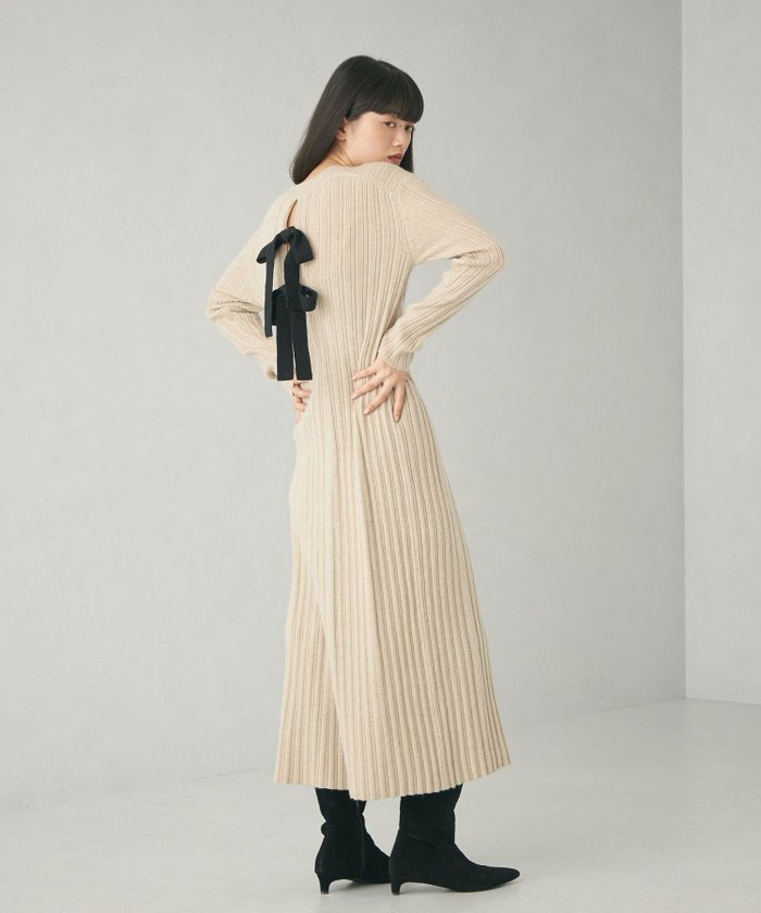 【ユナイテッドアローズ/UNITED ARROWS】のEMMEL REFINES EM バックリボン ニットワンピース インテリア・キッズ・メンズ・レディースファッション・服の通販 founy(ファニー) https://founy.com/ ファッション Fashion レディースファッション Fashion for Women ワンピース Dresses ニットワンピース Knit Dresses 秋 Autumn キャップ Cap, Baseball Cap ジャケット Jacket, Outerwear トレンド Trend, Trending Now フィット Fit, Slim Fit フェミニン Feminine, Girly フレア Flare, Flared ポインテッド Pointed Toe, Sharp Toe ランダム Random, Irregular リボン Ribbon, Bow 冬 Winter / This Winter アウトレット Outlet / Clearance おすすめ Recommended / Our Picks 2024年 2024 2024-2025秋冬・A/W Autumn/Winter 2024–25 AW24–25 |ID: prp329100004776005 ipo3291000000034622697