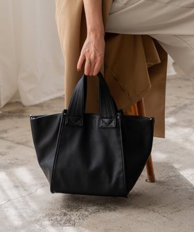 【ヴィータフェリーチェ/VitaFelice】のスクエア3wayトートバッグ 人気、トレンドファッション・服の通販 founy(ファニー) ファッション Fashion レディースファッション Fashion for Women バッグ Bags スクエア Square, Square Shape ストライプ Stripe, Striped Pattern フォルム Silhouette, Form |ID:prp329100004776020