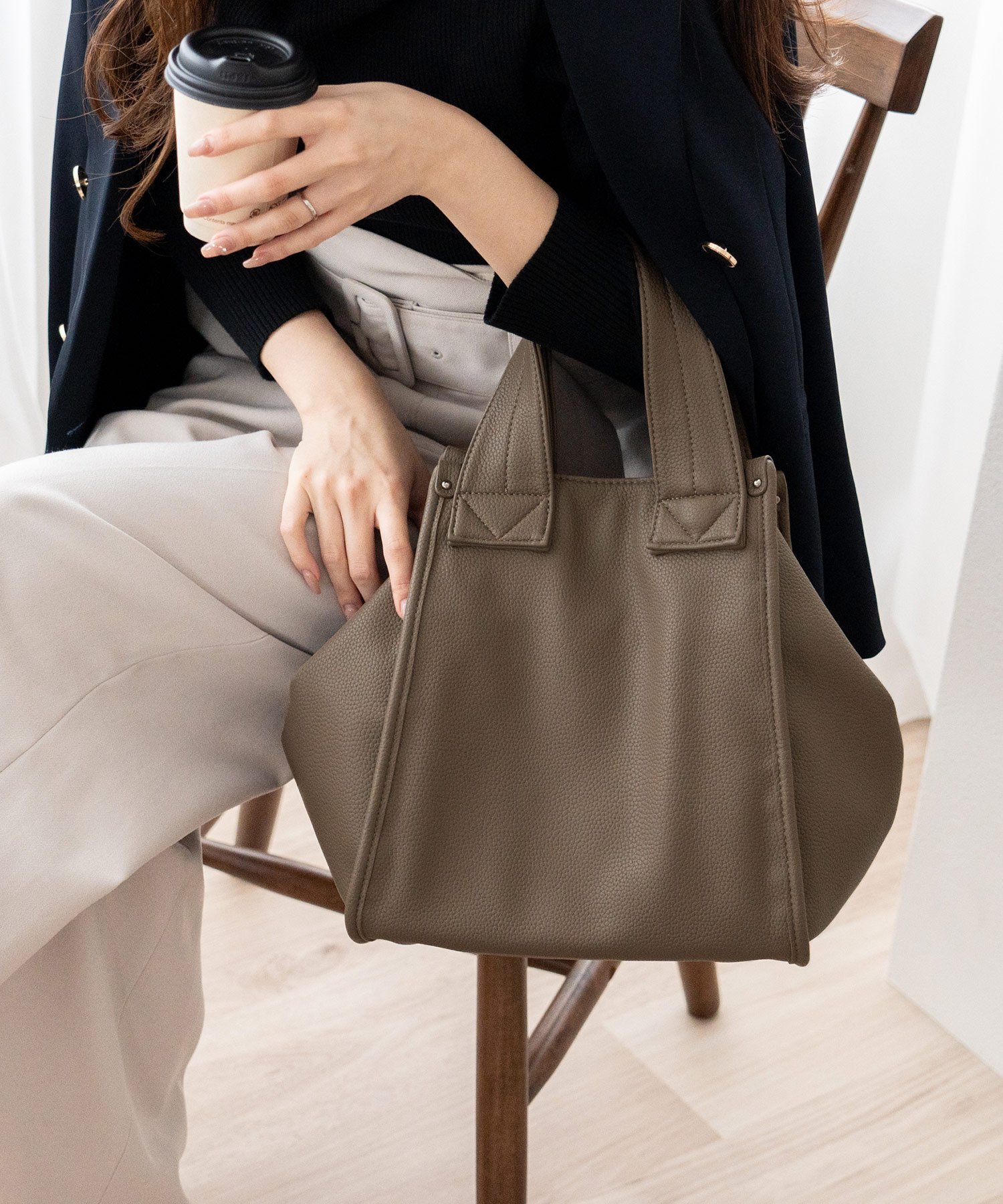 【ヴィータフェリーチェ/VitaFelice】のスクエア3wayトートバッグ インテリア・キッズ・メンズ・レディースファッション・服の通販 founy(ファニー) 　ファッション　Fashion　レディースファッション　Fashion for Women　バッグ　Bags　スクエア　Square, Square Shape　ストライプ　Stripe, Striped Pattern　フォルム　Silhouette, Form　グレーベージュ|ID: prp329100004776020 ipo3291000000034622874