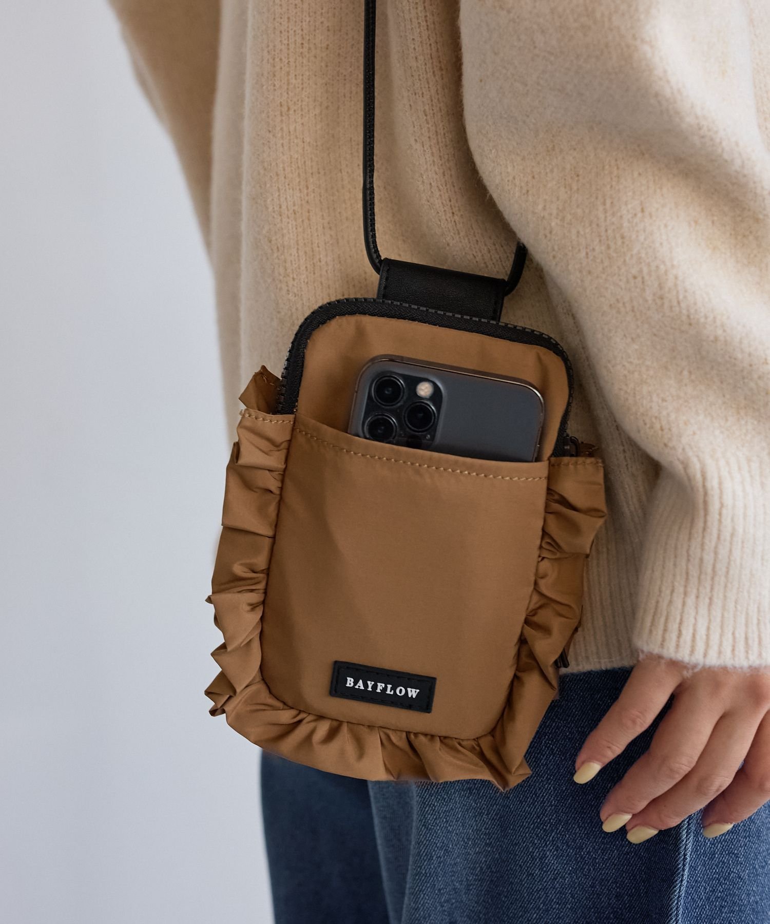 【ベイフロー/BAYFLOW】のフリルライトミニショルダー インテリア・キッズ・メンズ・レディースファッション・服の通販 founy(ファニー) ファッション Fashion レディースファッション Fashion for Women ショルダー Shoulder, Shoulder Strap スマホ Smartphone, Mobile Device フリル Frill, Ruffle ポケット Pocket, Pocket Detail 人気 Popular, Best Seller 軽量 Lightweight, Ultra Light ベージュ55|ID: prp329100004776044 ipo3291000000034623143