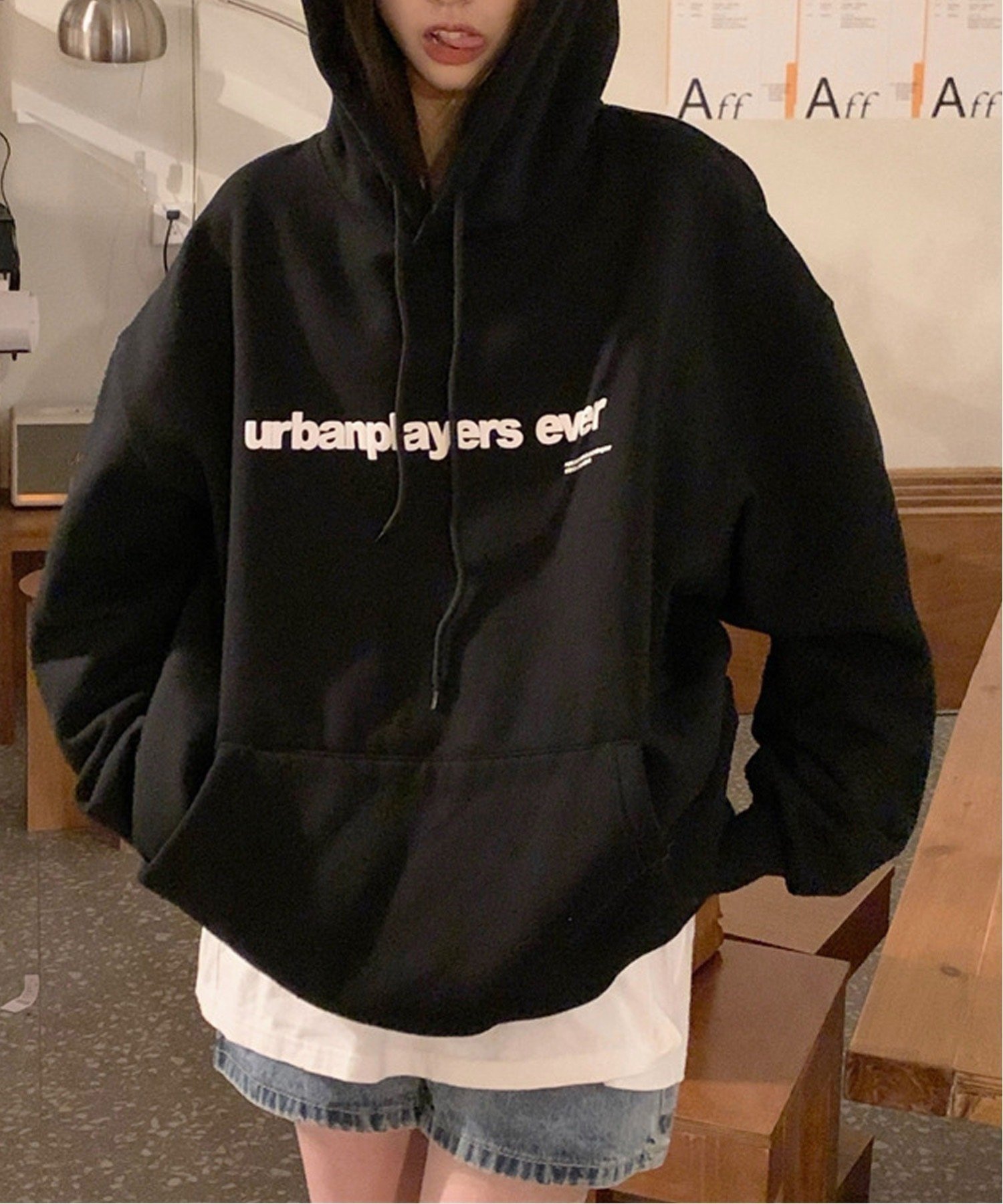 【チェルカ/CERCA】のMEMECLE/【MEMECLE/メメクル】ロゴ プリント スウェットパーカー インテリア・キッズ・メンズ・レディースファッション・服の通販 founy(ファニー) 　ファッション　Fashion　レディースファッション　Fashion for Women　トップス・カットソー　Cut & Sew Tops　レディースパーカー・カジュアルフーディー　Casual Hoodies & Sweatshirts　スウェット・クルーネックトップス　Sweatshirts & Crewnecks / Relaxed Fit Sweat Tops　カーゴパンツ　Cargo Pants, Utility Pants　ショート　Short, Short Length　シンプル　Simple, Minimal　スニーカー　Sneakers, Trainers　スポーティ　Sporty, Casual Athletic　トレンド　Trend, Trending Now　定番　Standard, Basic Item　ハーフ　Half, Half-Length　パーカー　Hoodie, Parka　ビッグ　Big, Oversized　フロント　Front, Front Design　プリント　Print, Printed Pattern　ポケット　Pocket, Pocket Detail　ロング　Long, Long-Length　冬　Winter / This Winter　再入荷　Restock / Back in Stock　おすすめ　Recommended / Our Picks　ブラック|ID: prp329100004776067 ipo3291000000034623405