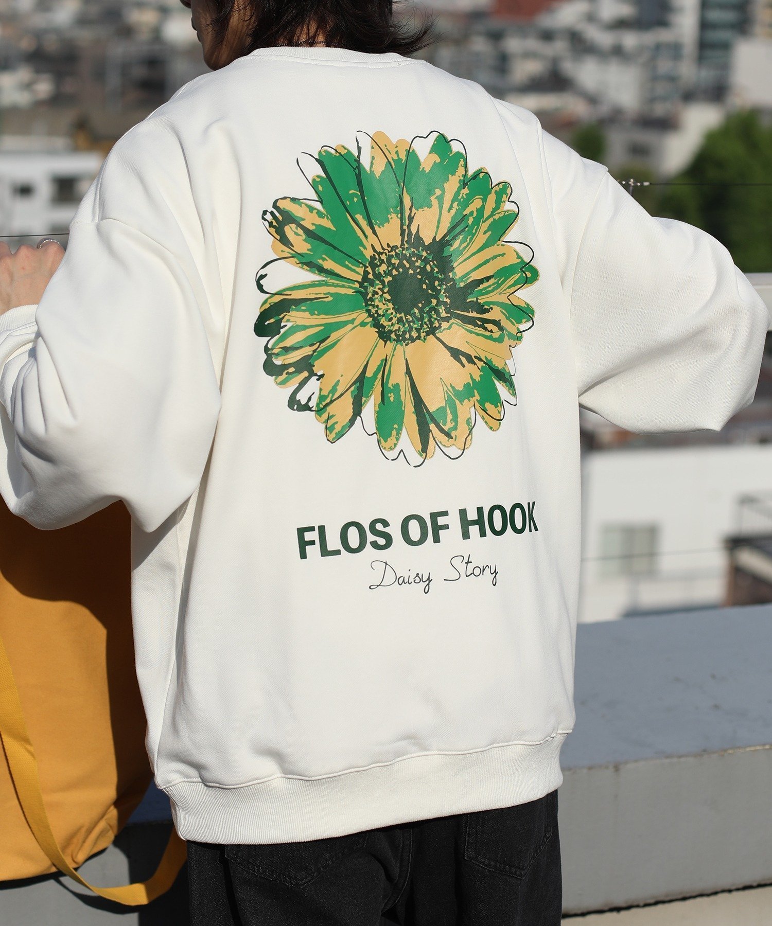 【アイモハ/aimoha】のHOOK -original- ポップマーガレットバックプリントスウェット 人気、トレンドファッション・服の通販 founy(ファニー) ファッション Fashion レディースファッション Fashion for Women トップス・カットソー Cut & Sew Tops レディースパーカー・カジュアルフーディー Casual Hoodies & Sweatshirts スウェット・クルーネックトップス Sweatshirts & Crewnecks / Relaxed Fit Sweat Tops バッグ Bags キャップ Cap, Baseball Cap ジャケット Jacket, Outerwear スキニー Skinny, Slim Fit スタイリッシュ Stylish, Fashionable スニーカー Sneakers, Trainers スポーツ Sports, Activewear ダウン Down, Puffer チェック Check, Plaid, Tartan デニム Denim, Jeans Material トレンド Trend, Trending Now トートバッグ Tote Bag, Large Shoulder Bag 人気 Popular, Best Seller プリント Print, Printed Pattern メンズ Men's, Menswear モチーフ Motif, Design Theme リラックス Relax, Relaxed Fit ルーズ Loose, Oversized ロング Long, Long-Length ワイド Wide, Wide Fit おすすめ Recommended / Our Picks other-1|ID: prp329100004776164 ipo3291000000034624199