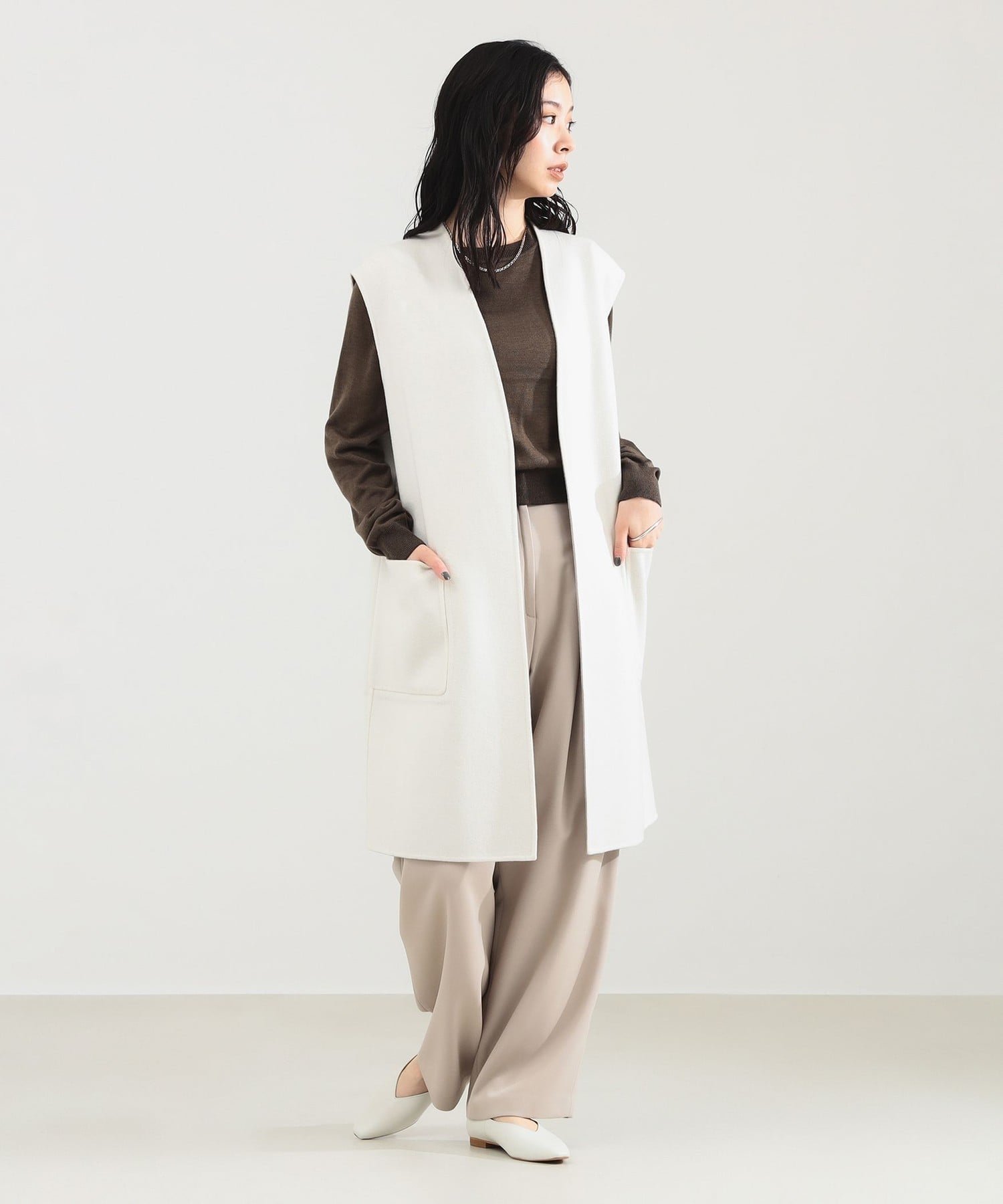 【デミルクス ビームス/Demi-Luxe BEAMS】の【期間限定+10%ポイントバック】リバー ロングジレ バイカラー ウール ロングジレ インテリア・キッズ・メンズ・レディースファッション・服の通販 founy(ファニー) 　ファッション　Fashion　レディースファッション　Fashion for Women　アウター　Coat / Outerwear Collection　トップス・カットソー　Cut & Sew Tops　ベスト&ジレ / 重ね着スタイル　Vests & Gilets　バッグ　Bags　シンプル　Simple, Minimal　パッチ　Patch, Appliqué　フロント　Front, Front Design　ポケット　Pocket, Pocket Detail　ミドル　Middle Length, Mid Height　リュクス　Luxury, Elegant, High-End, Chic　ロング　Long, Long-Length　ワイド　Wide, Wide Fit　冬　Winter / This Winter　BEIGE×OFF WHITE|ID: prp329100004776259 ipo3291000000034625176