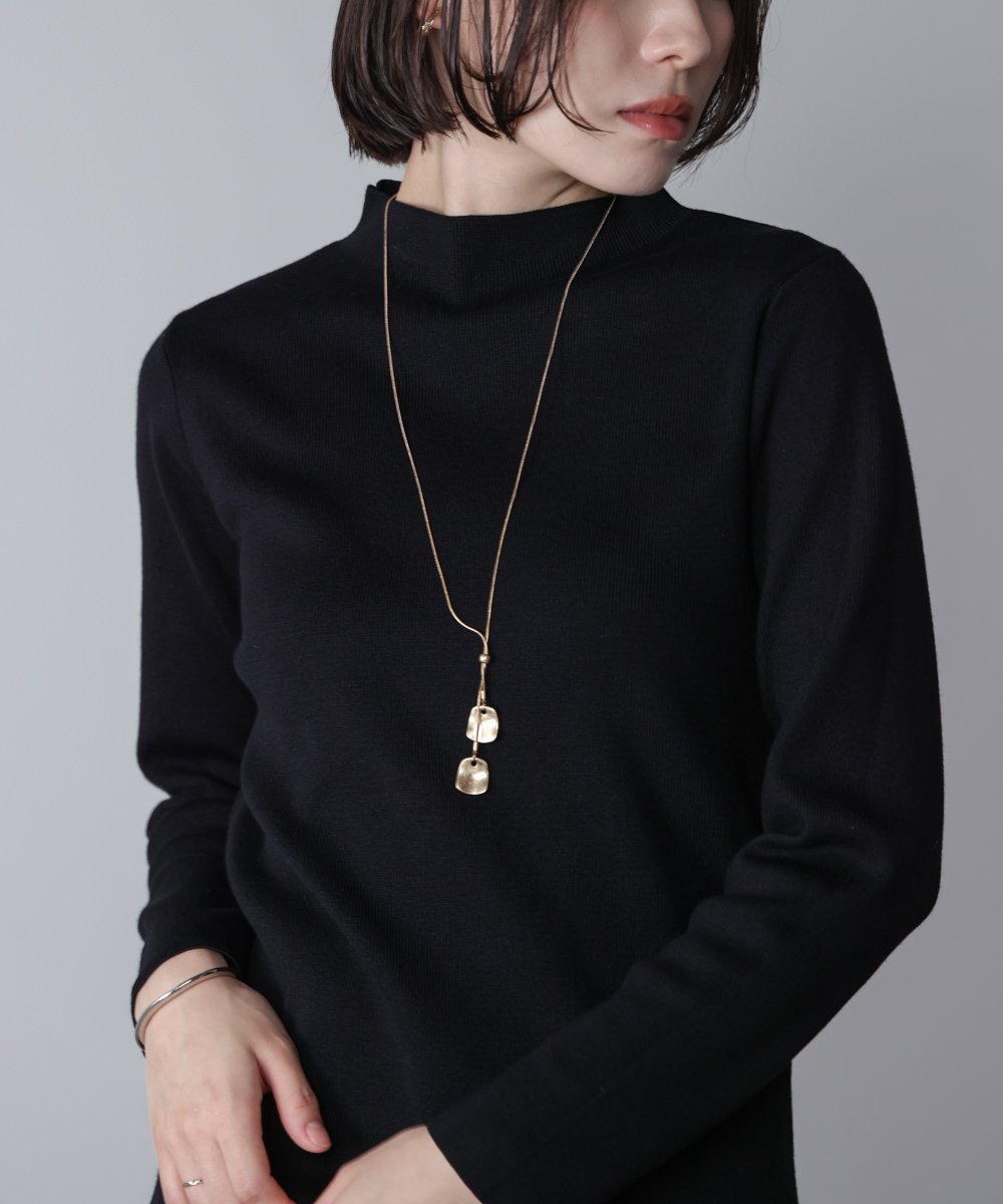 【バブ ブージュルード/Bab Bou Jeloud】のハイネック総針ニットプルオーバー インテリア・キッズ・メンズ・レディースファッション・服の通販 founy(ファニー) ファッション Fashion レディースファッション Fashion for Women トップス・カットソー Cut & Sew Tops ニット Knit Tops & Sweaters カジュアルプルオーバー・ニットトップス Pullovers & Knit Tops / Casual Pullovers なめらか Smooth, Silky Texture スリット Slit, Slit Detail ハイネック High Neck, Mock Neck リラックス Relax, Relaxed Fit 再入荷 Restock / Back in Stock 冬 Winter / This Winter 洗える Machine Washable BLACK|ID: prp329100004776280 ipo3291000000034625327