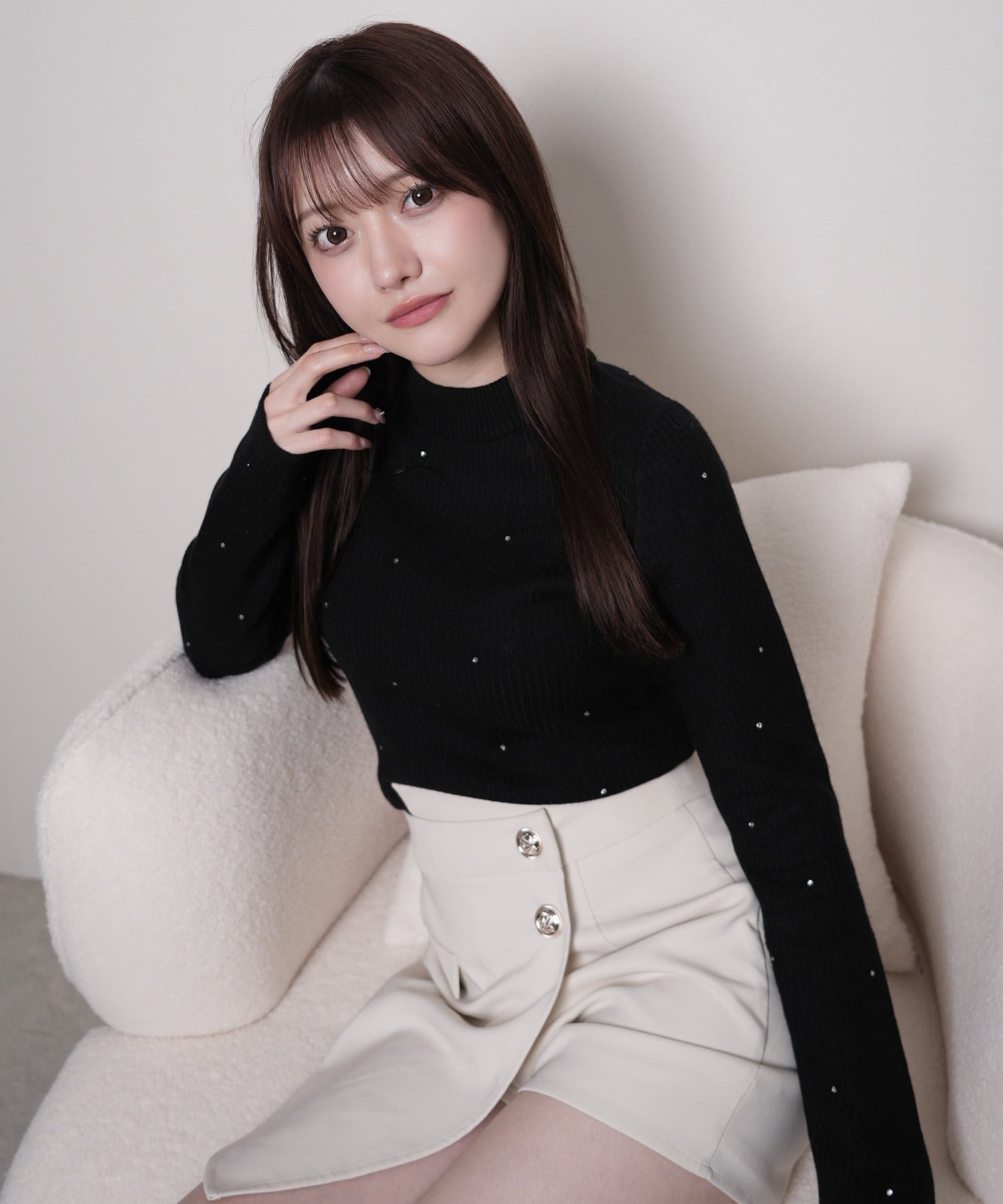 【リップサービス/LIP SERVICE】のLIP SERVICE/ウォームジュエルリブニット インテリア・キッズ・メンズ・レディースファッション・服の通販 founy(ファニー) 　ファッション　Fashion　レディースファッション　Fashion for Women　トップス・カットソー　Cut & Sew Tops　ニット　Knit Tops & Sweaters　インナー　Innerwear　ショート　Short, Short Length　シンプル　Simple, Minimal　ストーン　Stone, Gem-Like　フェザー　Feather, Feather Detail　ベーシック　Basic, Essential　ボトム　Bottoms, Lower Wear　マニッシュ　Mannish, Boyish　リブニット　Rib Knit, Ribbed Knit　ブラック|ID: prp329100004776341 ipo3291000000034625750