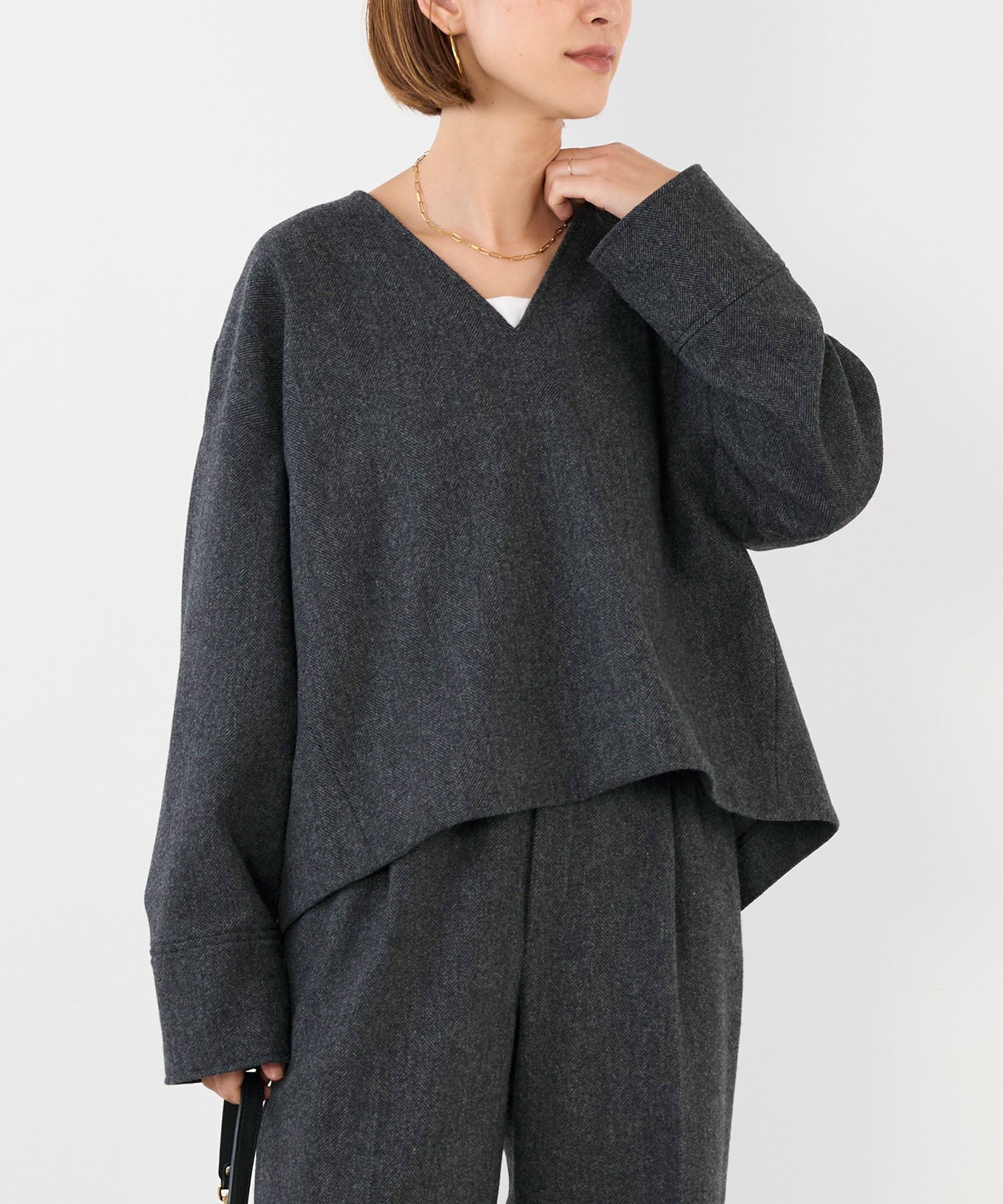 【マイカ ディール/MICA & DEAL】のツイードVネックプルオーバー セットアップ対応 インテリア・キッズ・メンズ・レディースファッション・服の通販 founy(ファニー) ファッション Fashion レディースファッション Fashion for Women トップス・カットソー Cut & Sew Tops カジュアルプルオーバー・ニットトップス Pullovers & Knit Tops / Casual Pullovers Vネックトップス V-Neck Tops / V-Cut Neckline Shirts インナー Innerwear セットアップ Set-Up, Coordinated Outfit ツイード Twill, Twill Weave デコルテ Décolleté, Neckline デニム Denim, Jeans Material 猫 Cat, Kitty ワイド Wide, Wide Fit おすすめ Recommended / Our Picks エレガント 上品 Elegant CHARCOAL|ID: prp329100004776373 ipo3291000000034626033