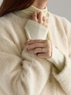 【テチチ/Te chichi】の吸湿発熱タートルネックカットソー《2025winter catalog item》 人気、トレンドファッション・服の通販 founy(ファニー) ファッション Fashion レディースファッション Fashion for Women トップス・カットソー Cut & Sew Tops カットソー・ベーシックTシャツ Cut-and-Sewn Tops / Stretch Tees & Basics タートルネック・ハイネックトップス Turtlenecks & High-Neck Tops 2025年 2025 2025-2026秋冬・A/W Autumn/Winter 2025–26 AW25–26 冬 Winter / This Winter インナー Innerwear デニム Denim, Jeans Material ベーシック Basic, Essential エレガント 上品 Elegant thumbnail イエロー|ID: prp329100004776458 ipo3291000000035034278