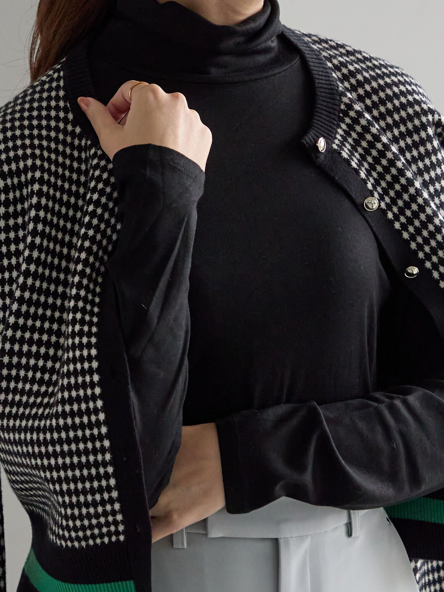 【テチチ/Te chichi】の吸湿発熱タートルネックカットソー《2025winter catalog item》 インテリア・キッズ・メンズ・レディースファッション・服の通販 founy(ファニー) 　ファッション　Fashion　レディースファッション　Fashion for Women　トップス・カットソー　Cut & Sew Tops　カットソー・ベーシックTシャツ　Cut-and-Sewn Tops / Stretch Tees & Basics　タートルネック・ハイネックトップス　Turtlenecks & High-Neck Tops　2025年　2025　2025-2026秋冬・A/W　Autumn/Winter 2025–26 AW25–26　冬　Winter / This Winter　インナー　Innerwear　デニム　Denim, Jeans Material　ベーシック　Basic, Essential　エレガント 上品　Elegant　ブラック|ID: prp329100004776458 ipo3291000000035034285