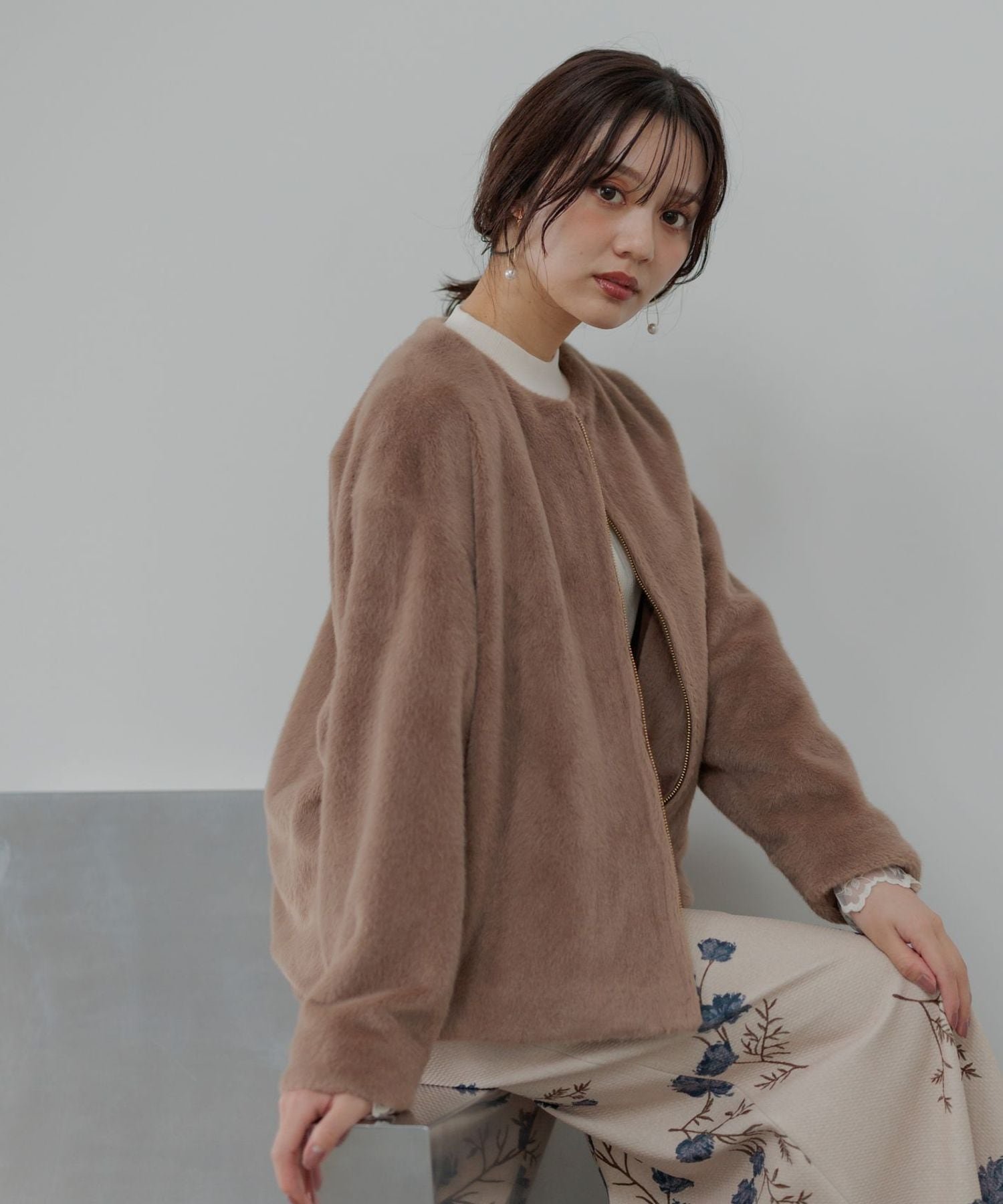 【アンデミュウ/Andemiu】のノーカラーFファーブルゾン インテリア・キッズ・メンズ・レディースファッション・服の通販 founy(ファニー) ファッション Fashion レディースファッション Fashion for Women アウター Coat / Outerwear Collection ブルゾンジャケット・スポーティアウター Blouson Jackets ショルダー Shoulder, Shoulder Strap トレンド Trend, Trending Now ドロップ Drop Shoulder, Dropped Style フェイクファー Faux Fur, Imitation Fur フォルム Silhouette, Form フロント Front, Front Design ブルゾン Blouson, Bomber Jacket ブラウン|ID: prp329100004776459 ipo3291000000034626797