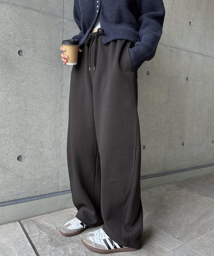 【アンドミー/andme】の裏起毛 スウェット カーブ ロング パンツ インテリア・キッズ・メンズ・レディースファッション・服の通販 founy(ファニー) https://founy.com/ ファッション Fashion レディースファッション Fashion for Women パンツ Pants & Trousers スウェット / スエット Sweatshirt, Sweatwear 人気 Popular, Best Seller ポケット Pocket, Pocket Detail ロング Long, Long-Length おすすめ Recommended / Our Picks |ID: prp329100004776958 ipo3291000000035187382