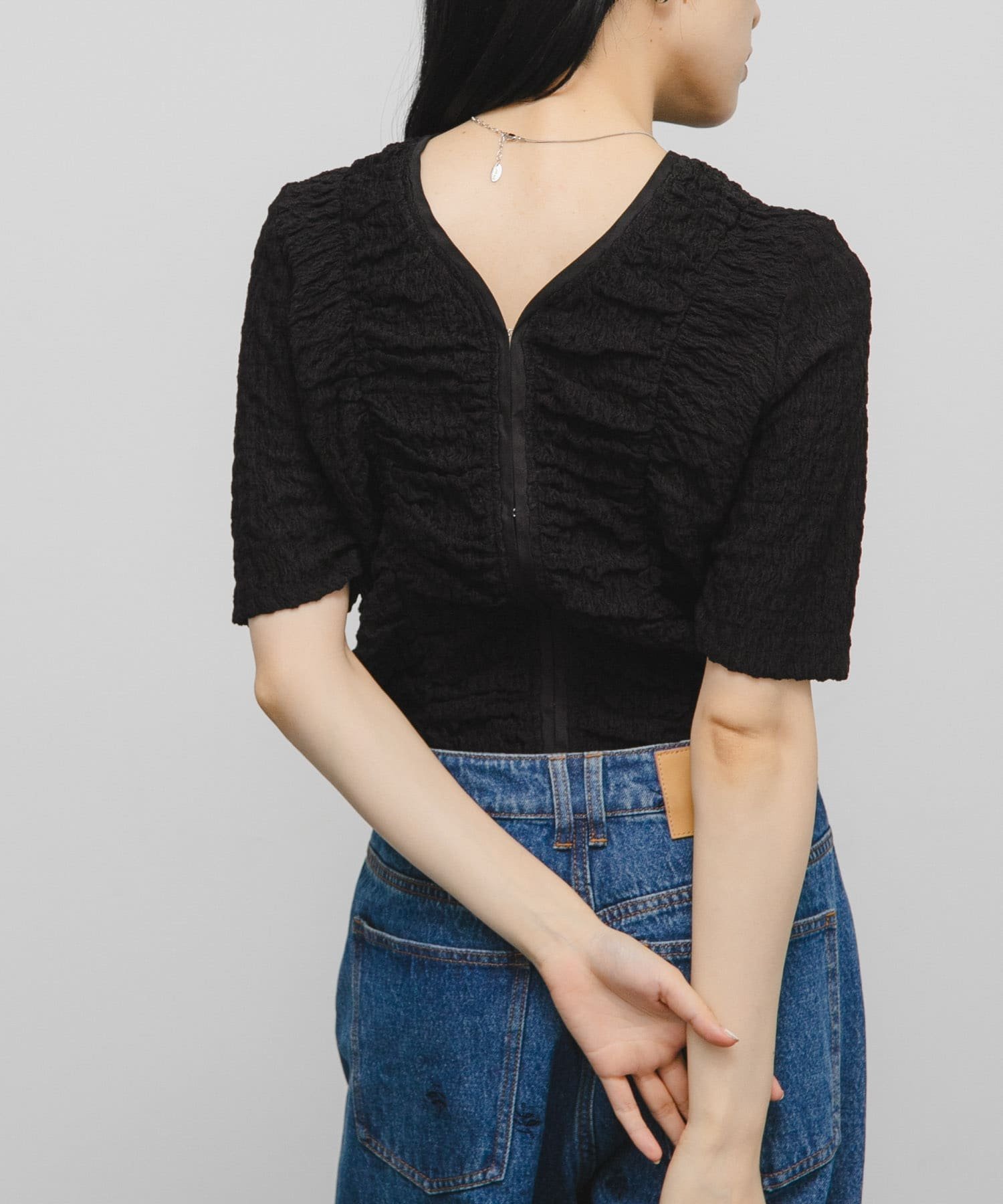 【ケービーエフ/KBF / URBAN RESEARCH】のシャーリングホックトップス インテリア・キッズ・メンズ・レディースファッション・服の通販 founy(ファニー) 　ファッション　Fashion　レディースファッション　Fashion for Women　トップス・カットソー　Cut & Sew Tops　2025年　2025　2025-2026秋冬・A/W　Autumn/Winter 2025–26 AW25–26　冬　Winter / This Winter　フロント　Front, Front Design　A/W・秋冬　Autumn/Winter　羽織　Haori, Light Jacket　BLACK|ID: prp329100004776989 ipo3291000000034632347